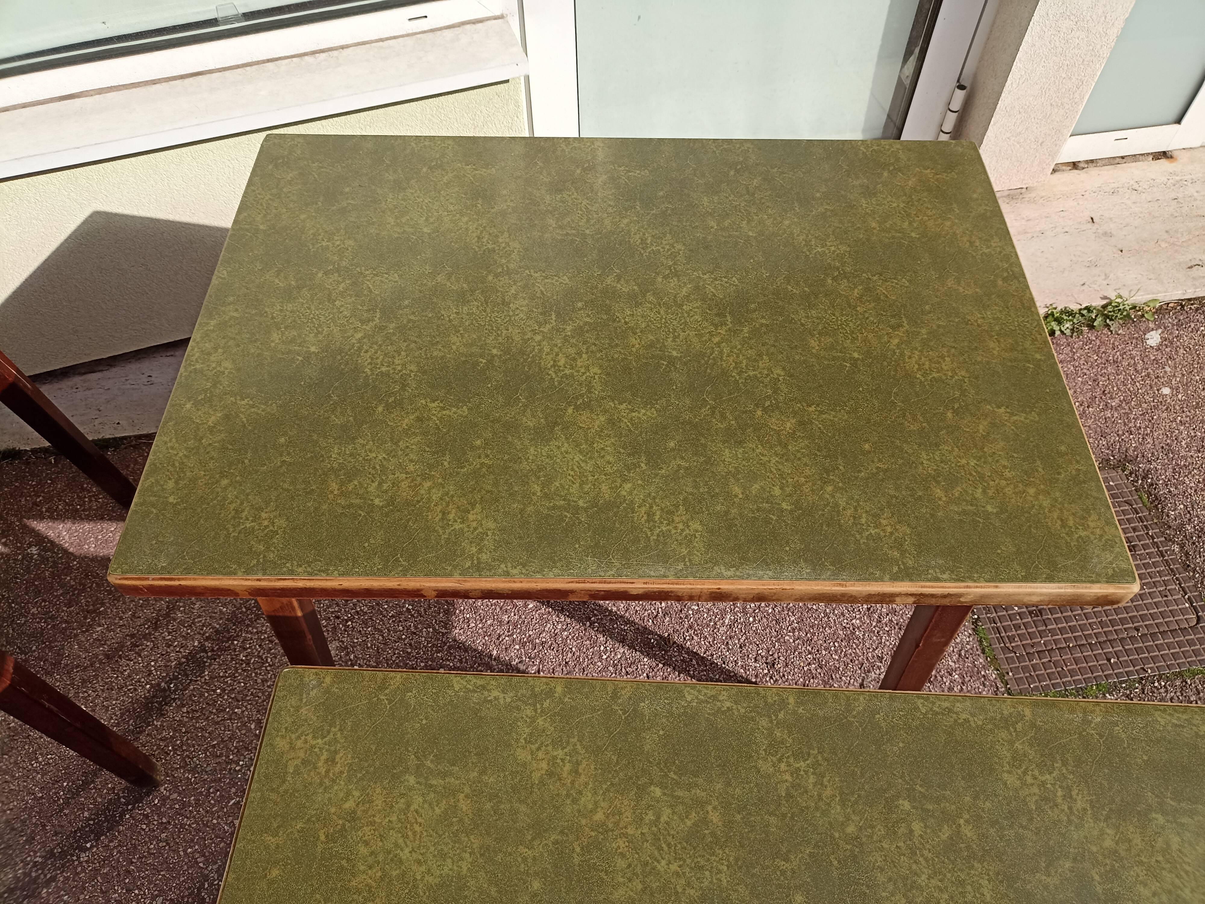 Set of 5 wooden and Formica bistro table