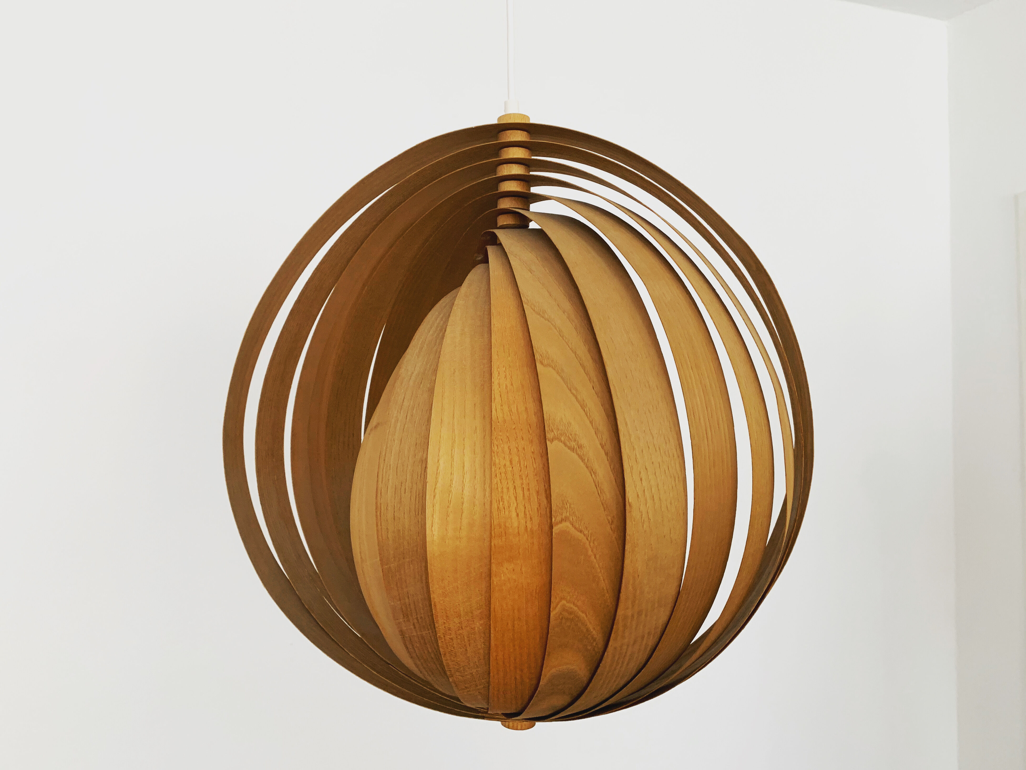 Wooden moon pendant lamp