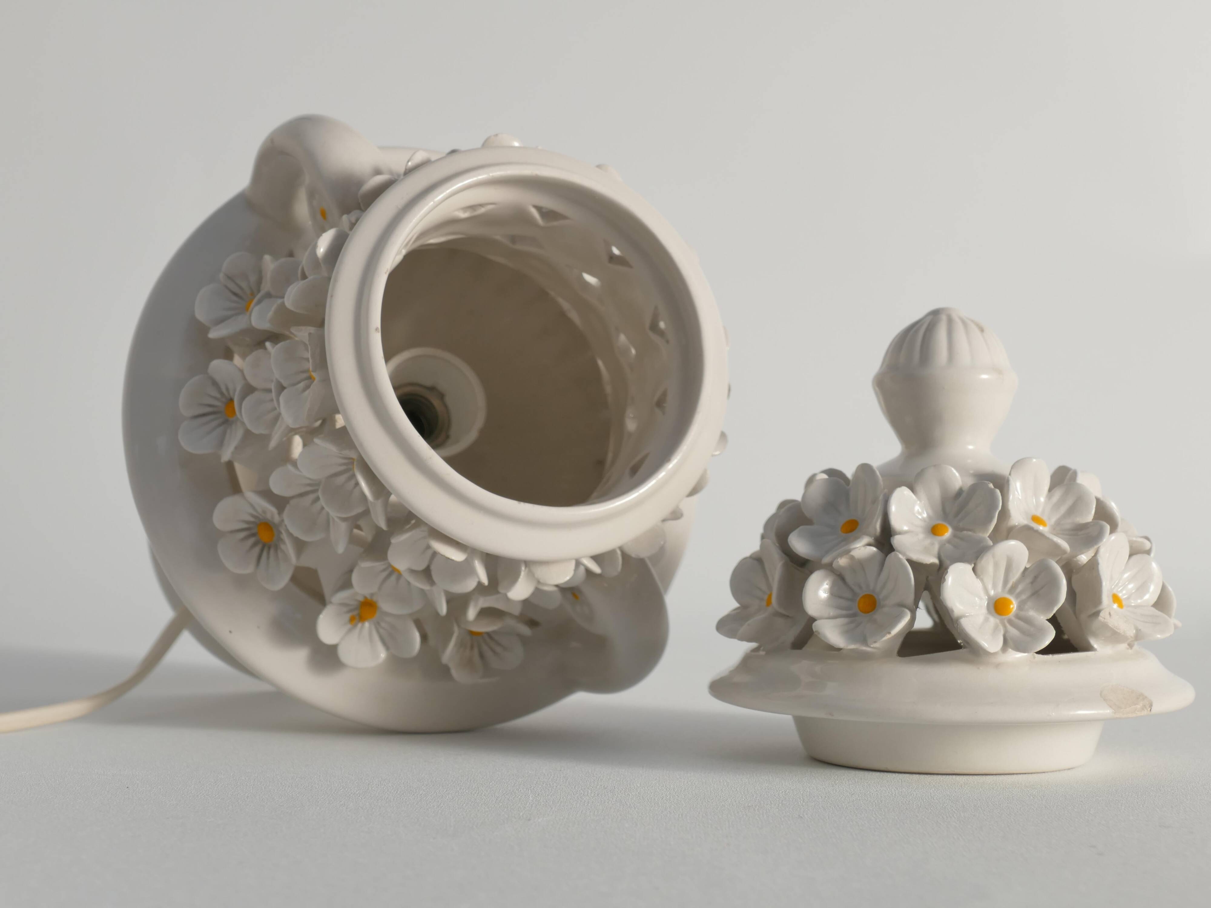 White Ceramic Table Lamp with Flower Motif, Italy 1960s