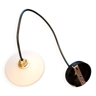 Adjustable suspension in white opaline