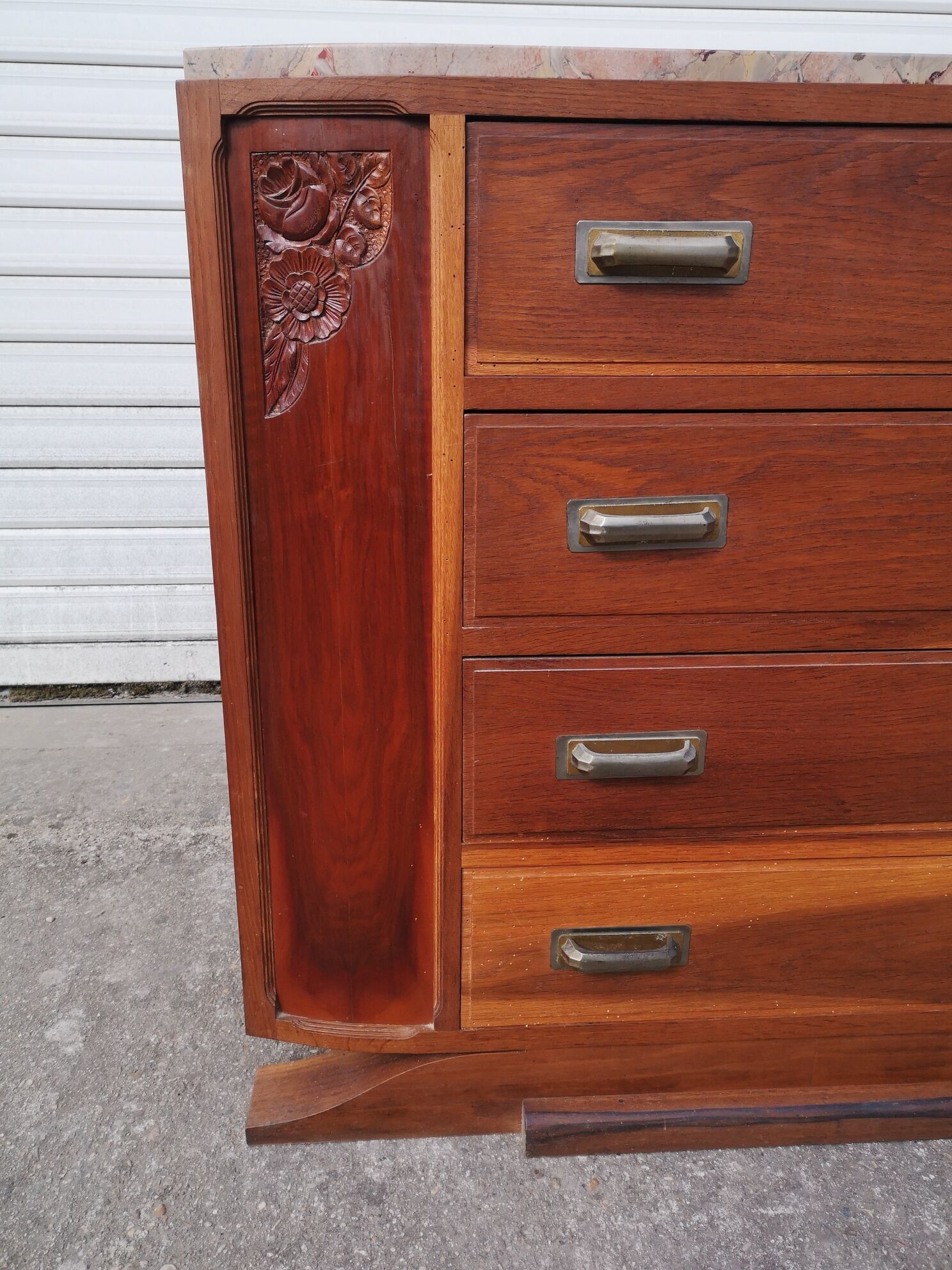 Art deco chest of drawers