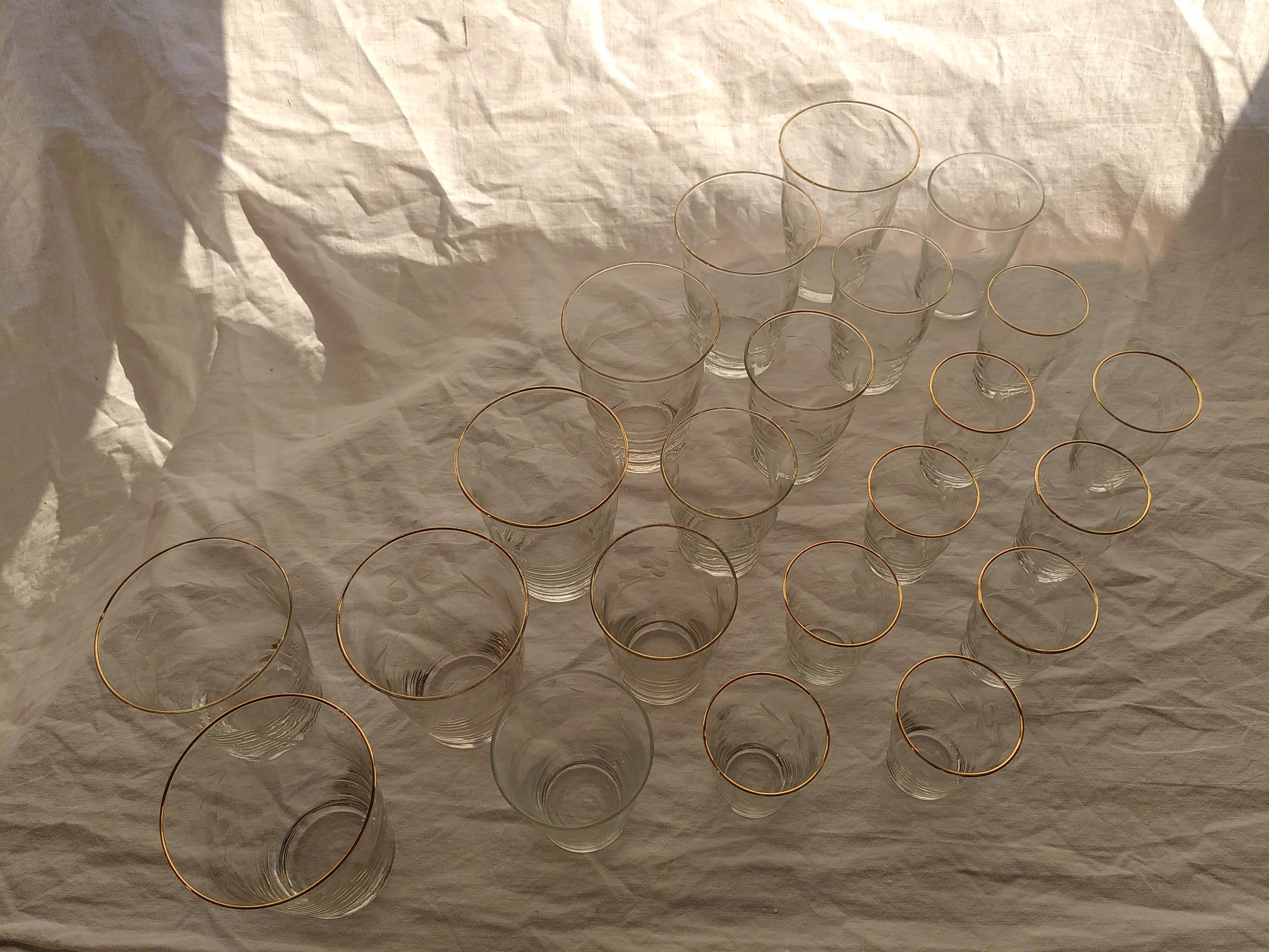 Engraved cup glass service