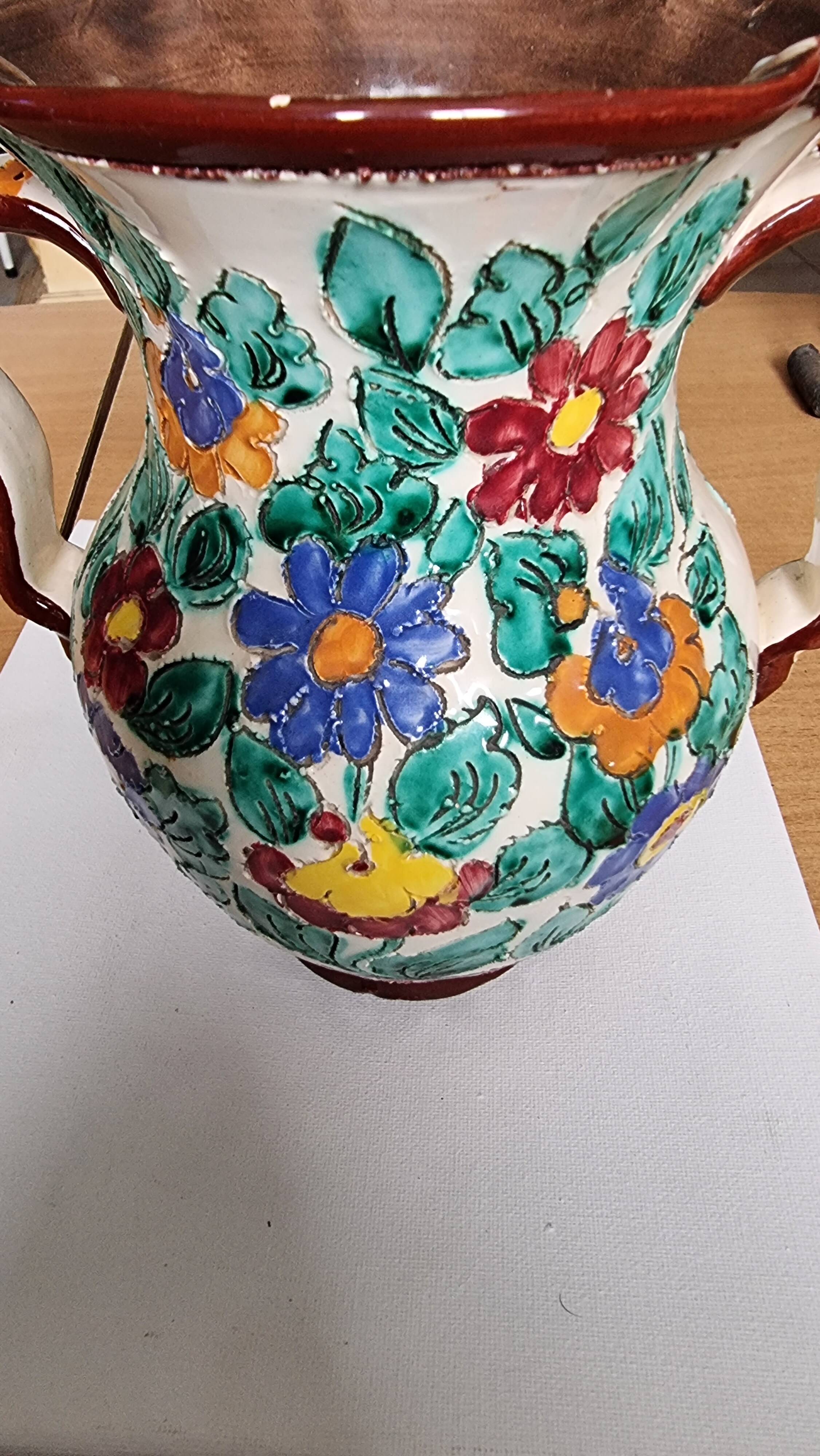 Ansé vase, Monaco, floral decoration