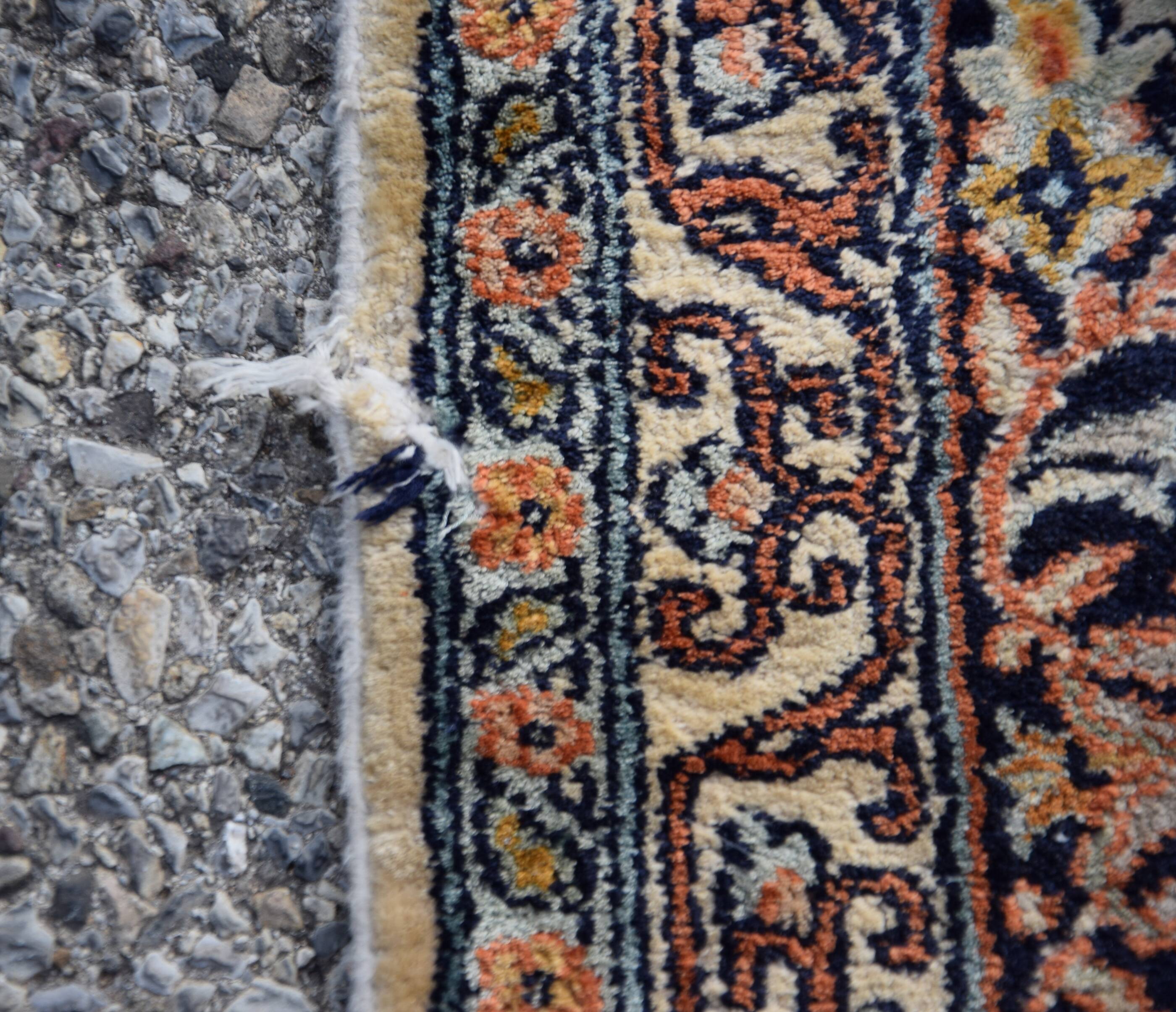 Kashmir Silk Oriental Rug: 1.68 x 2.63 Meters