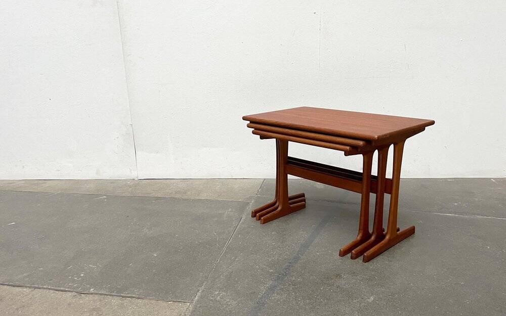 Nest of teak tables from the mid-century by Vildbjerg Møbelfabrik, 1960s, set of 3.