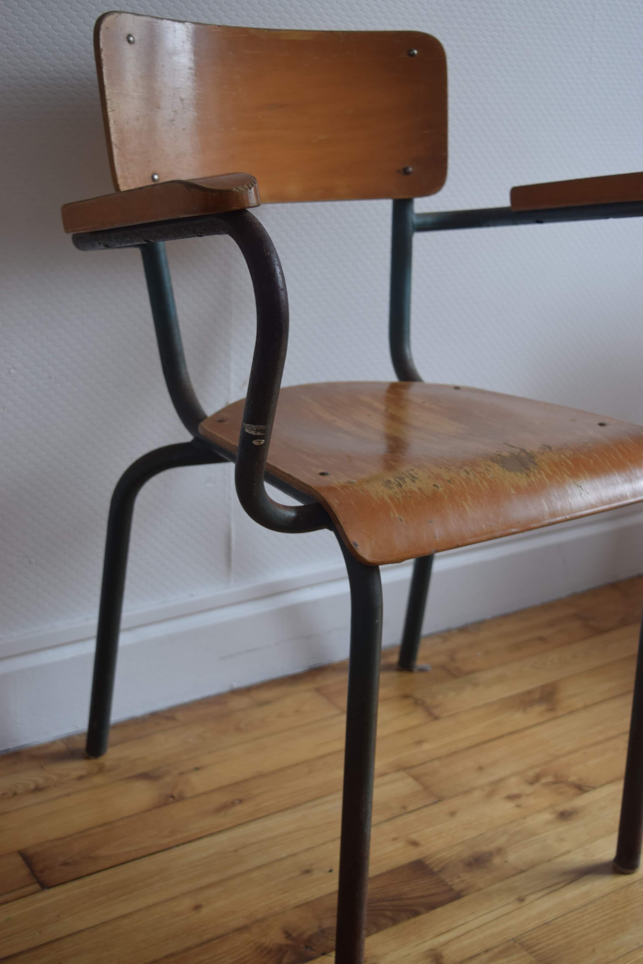 Schoolboy chair with armrests
