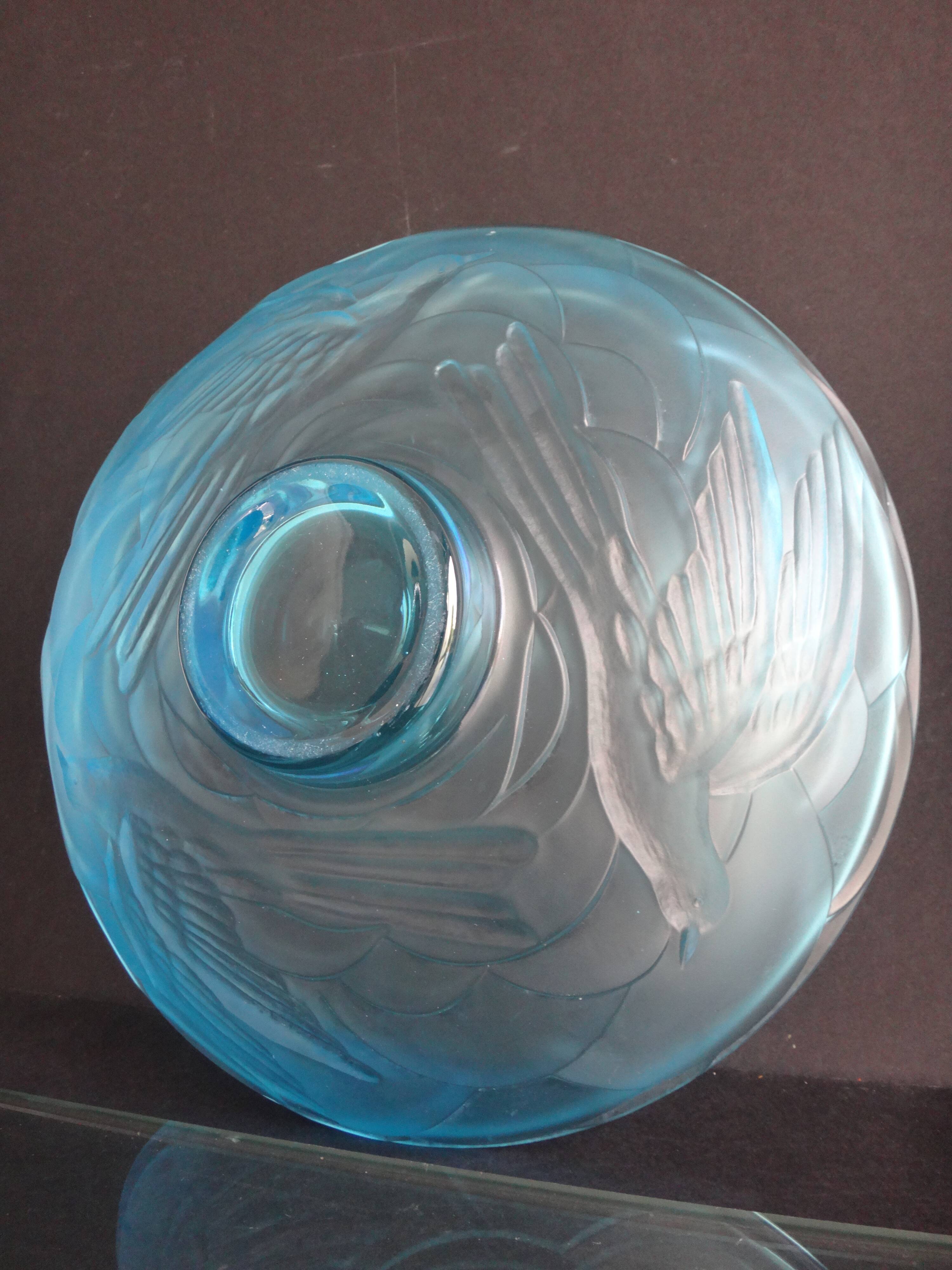 Art déco glass cup molded birds 1925