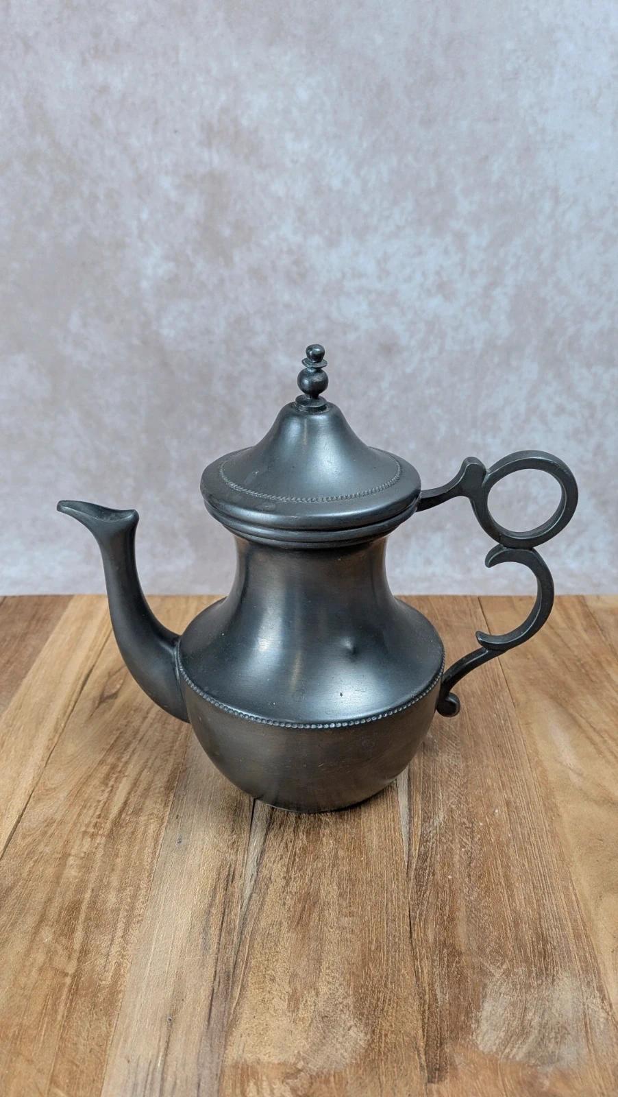 Tin lot – teapot, milk jug & duo of cups/saucers