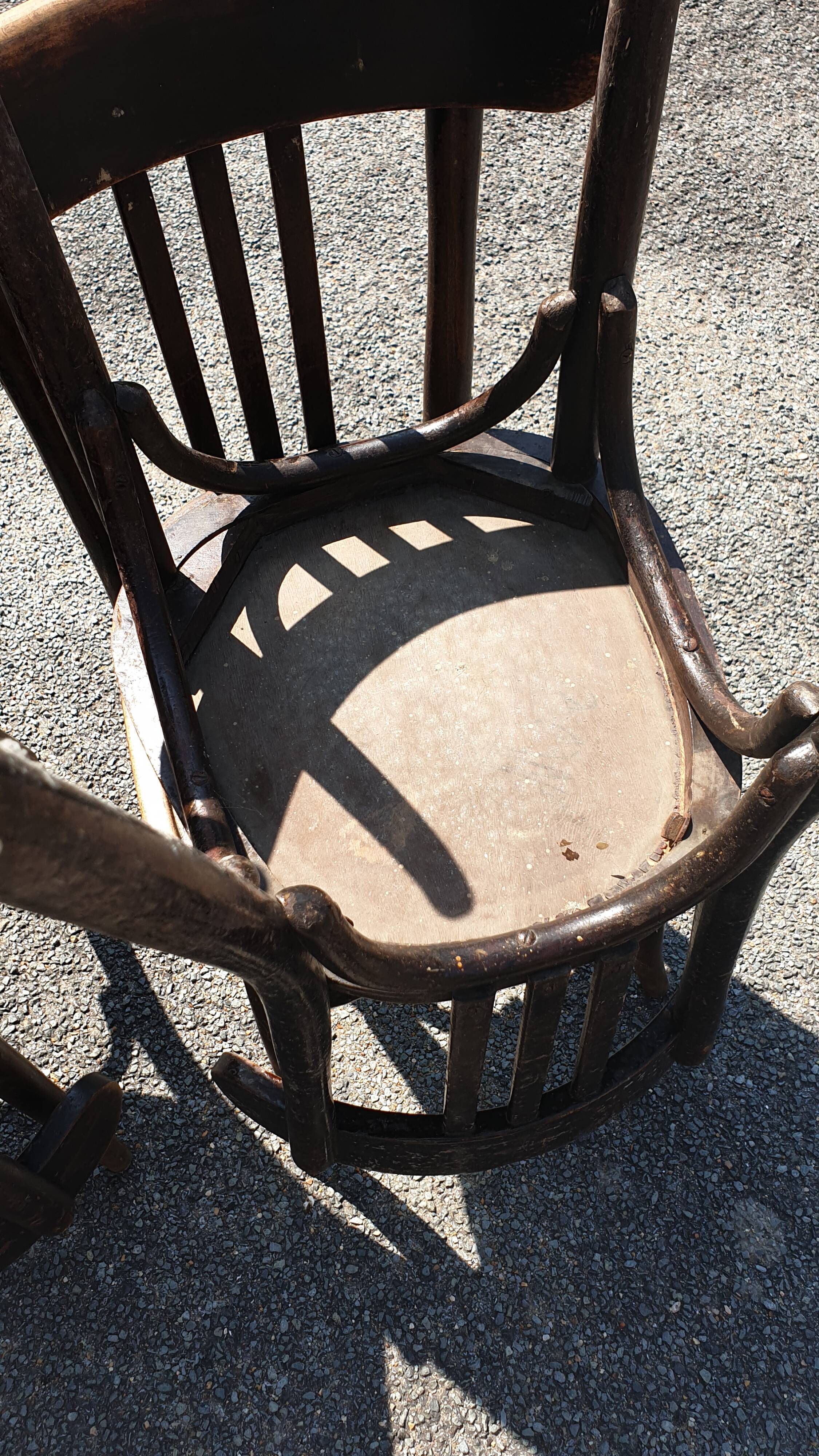 4 bistro chairs 40/50