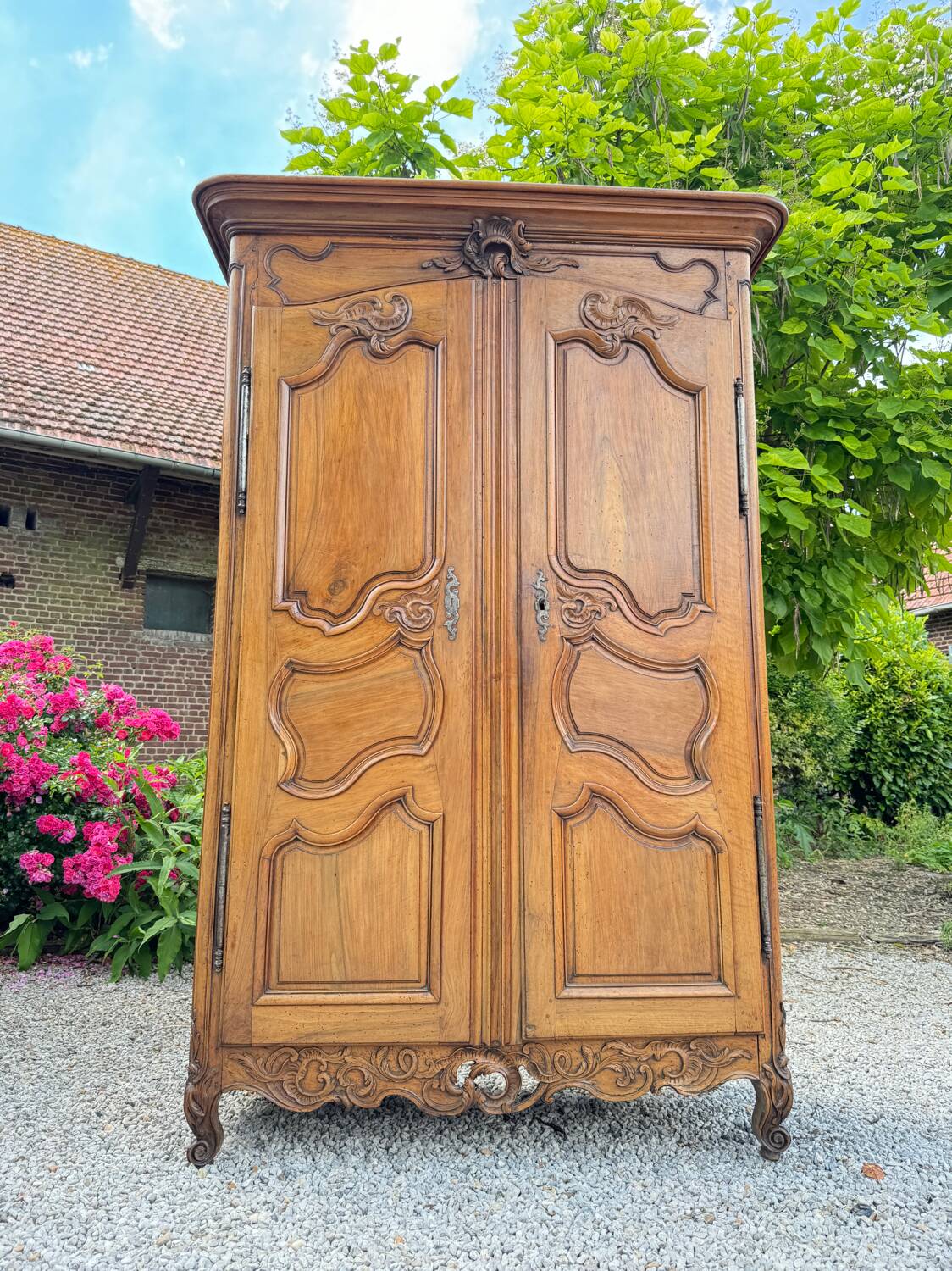 Provencal wedding armoire in walnut nîmes xviii eme century