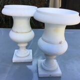 Medici-shaped alabaster lamp legs