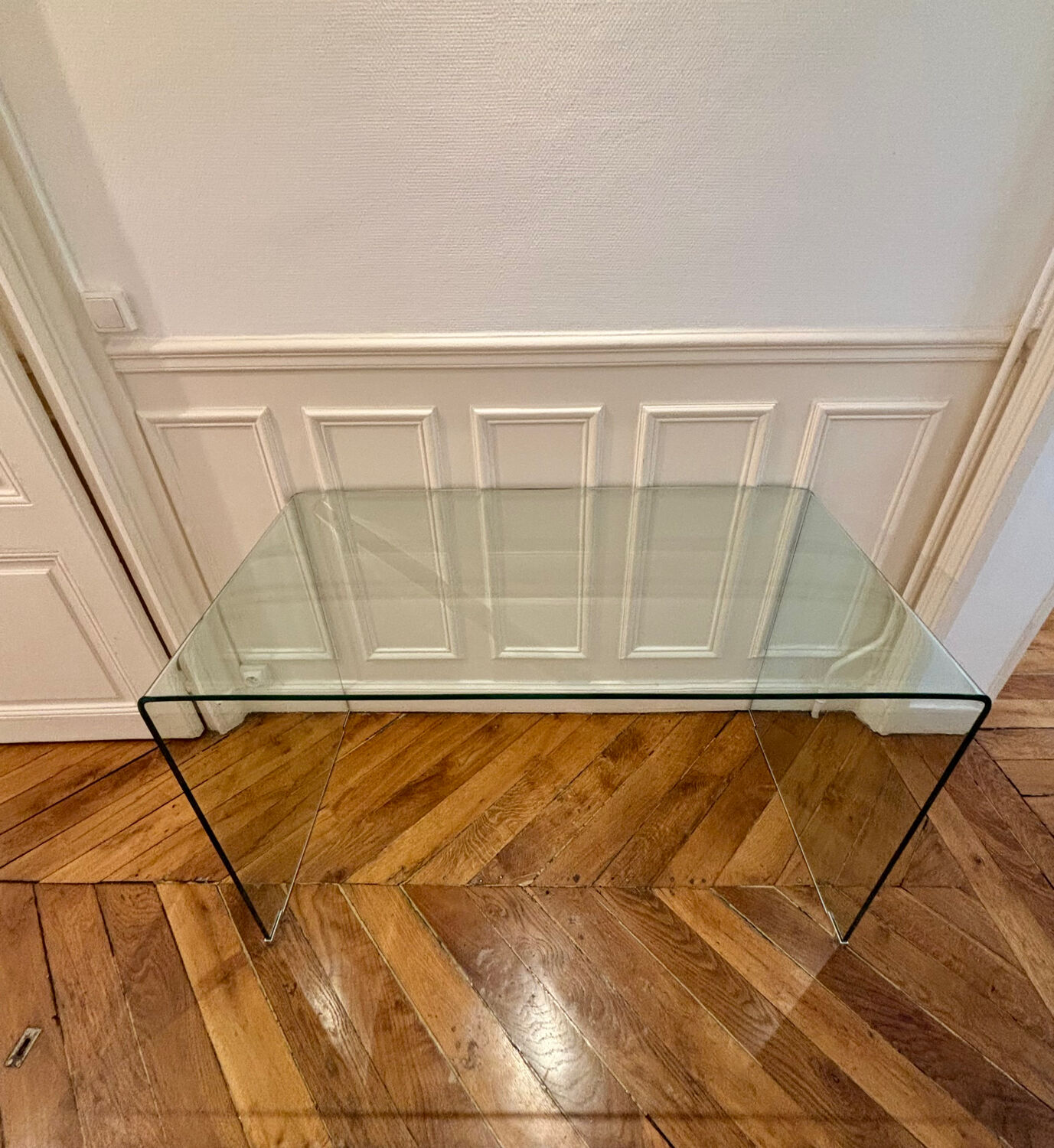 Magnificent tempered glass desk
