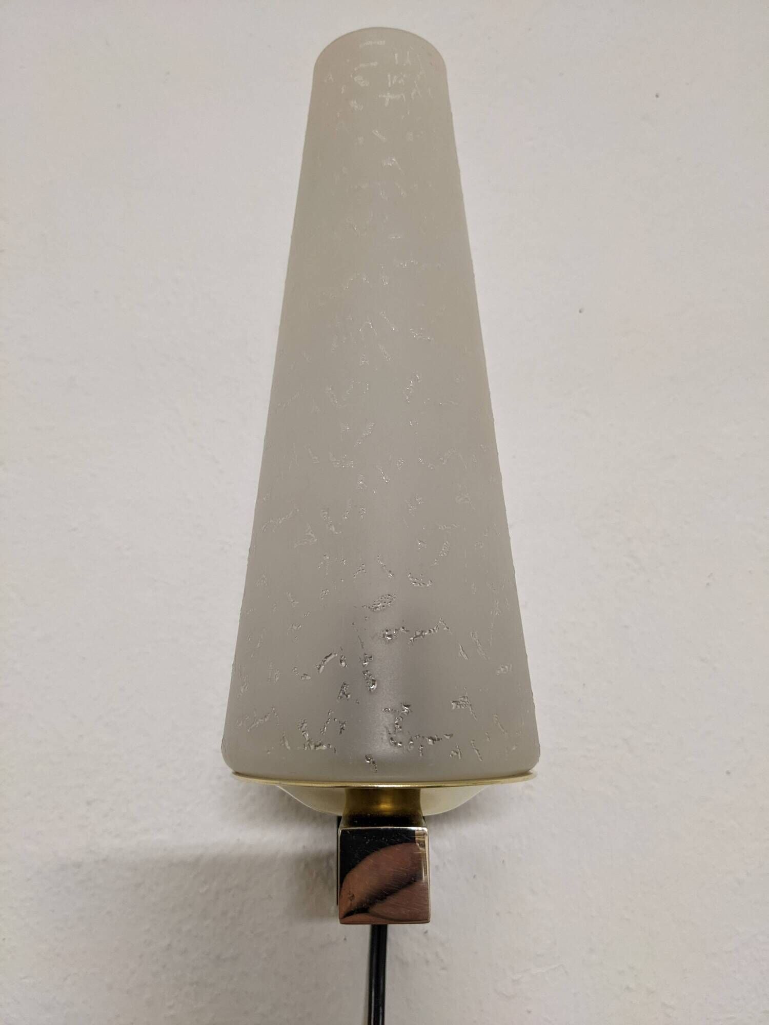 Modernist wall light in glass and brass by Maison Arlus, France circa 1950.