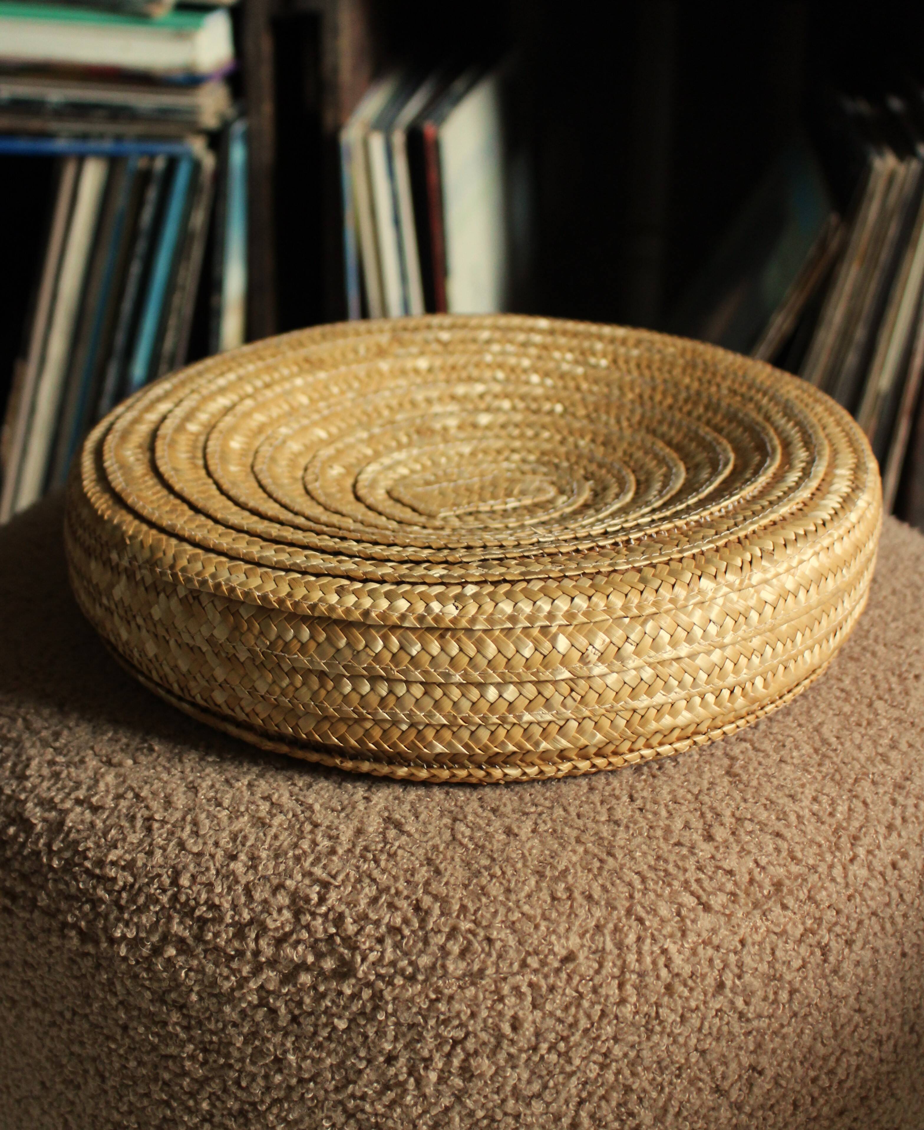 Basket with lid, wicker, flexible basketry
