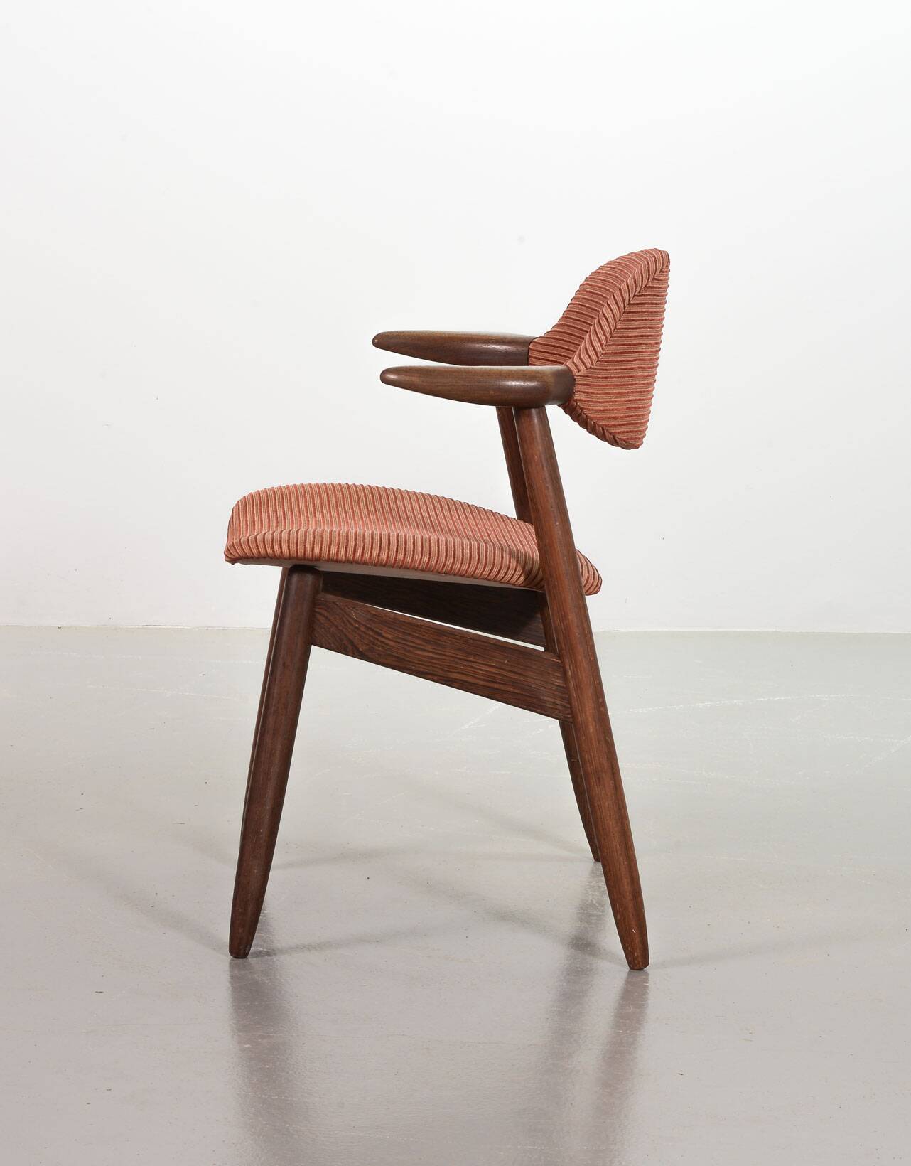 4 Wenge Cowhorn Tijsseling Dining Chairs with Stone Red Fabric, Hulmefa 60s