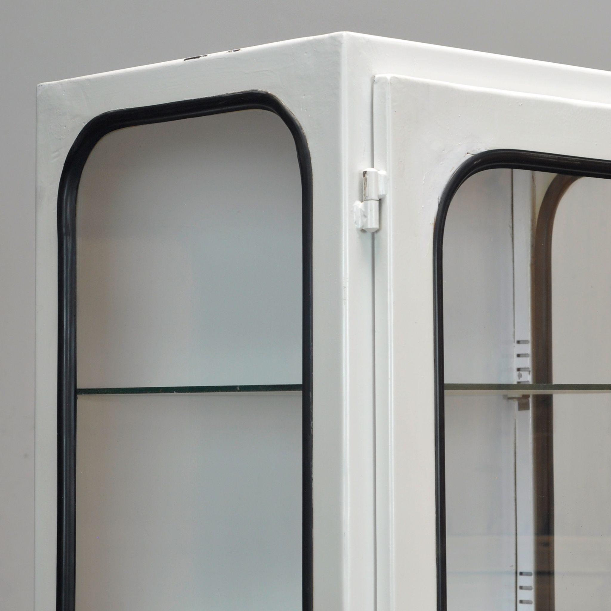 Cabinet médical en verre et fer, années 1970