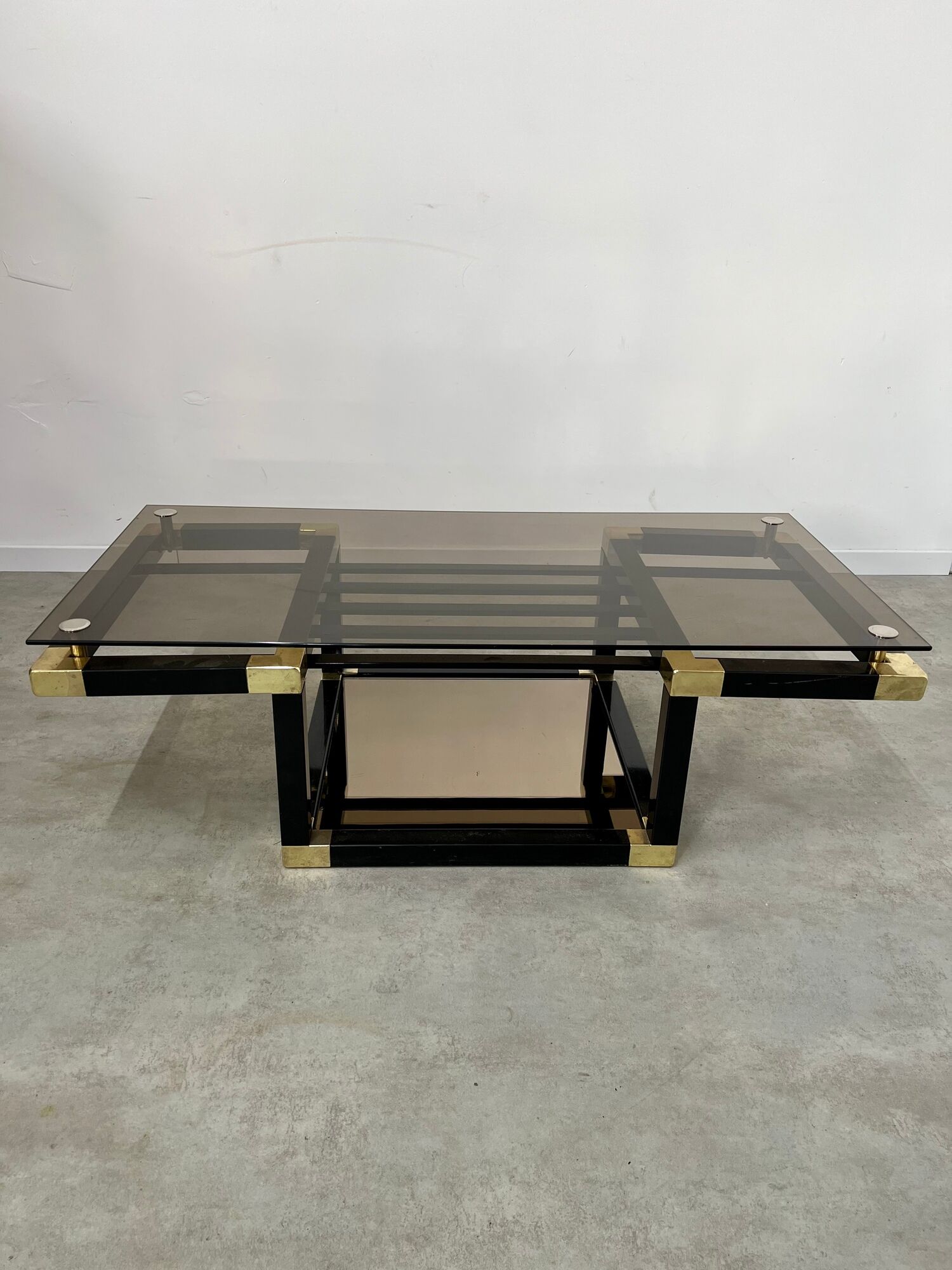 Coffee table in black and gold metal, smoked glass 70 years Romeo Rega vintage