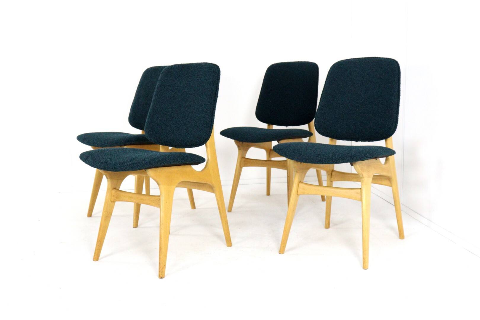 Set of 4 chairs in the style of Arne Hovmand olsen 'Bergen'