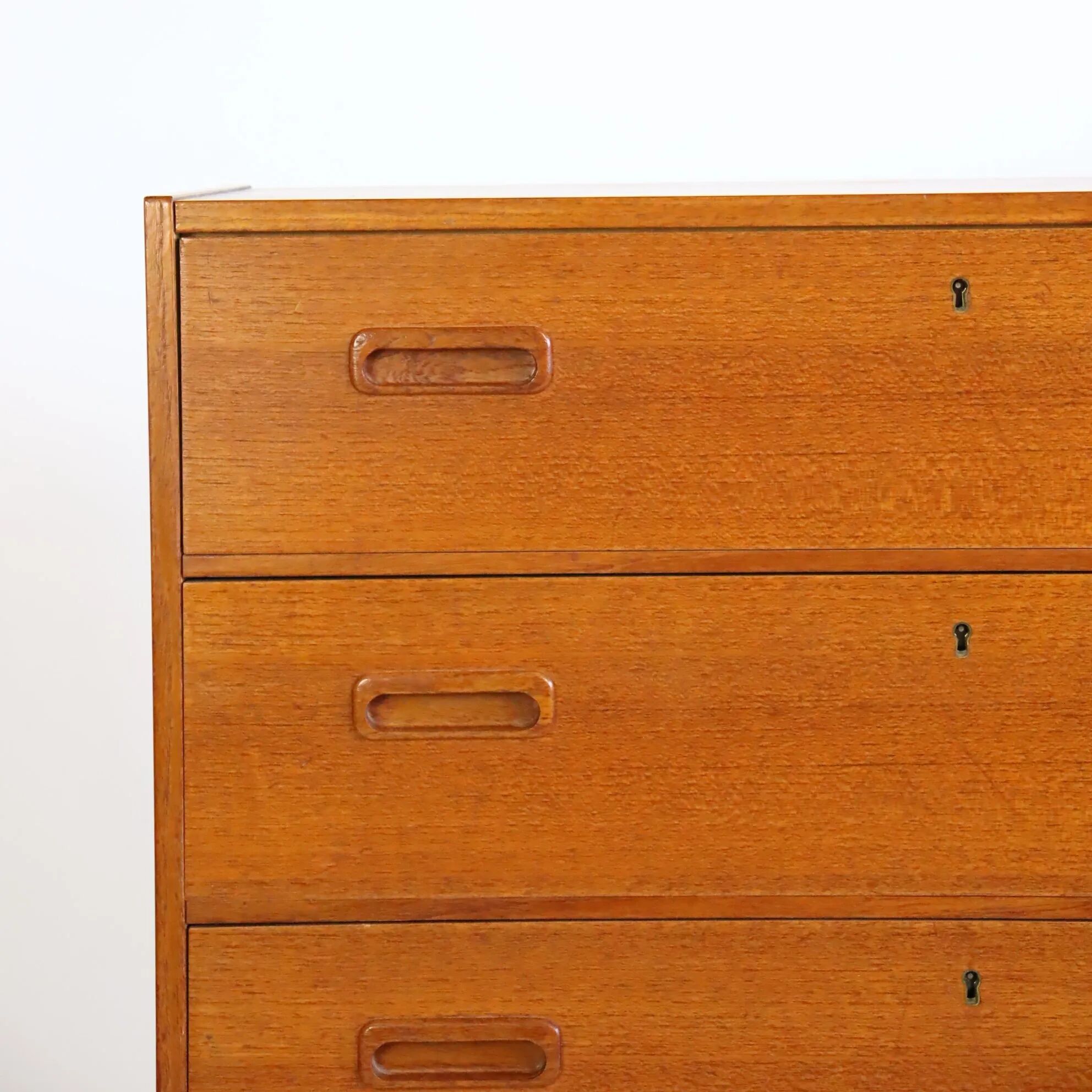 Teak chest of drawers with four drawers