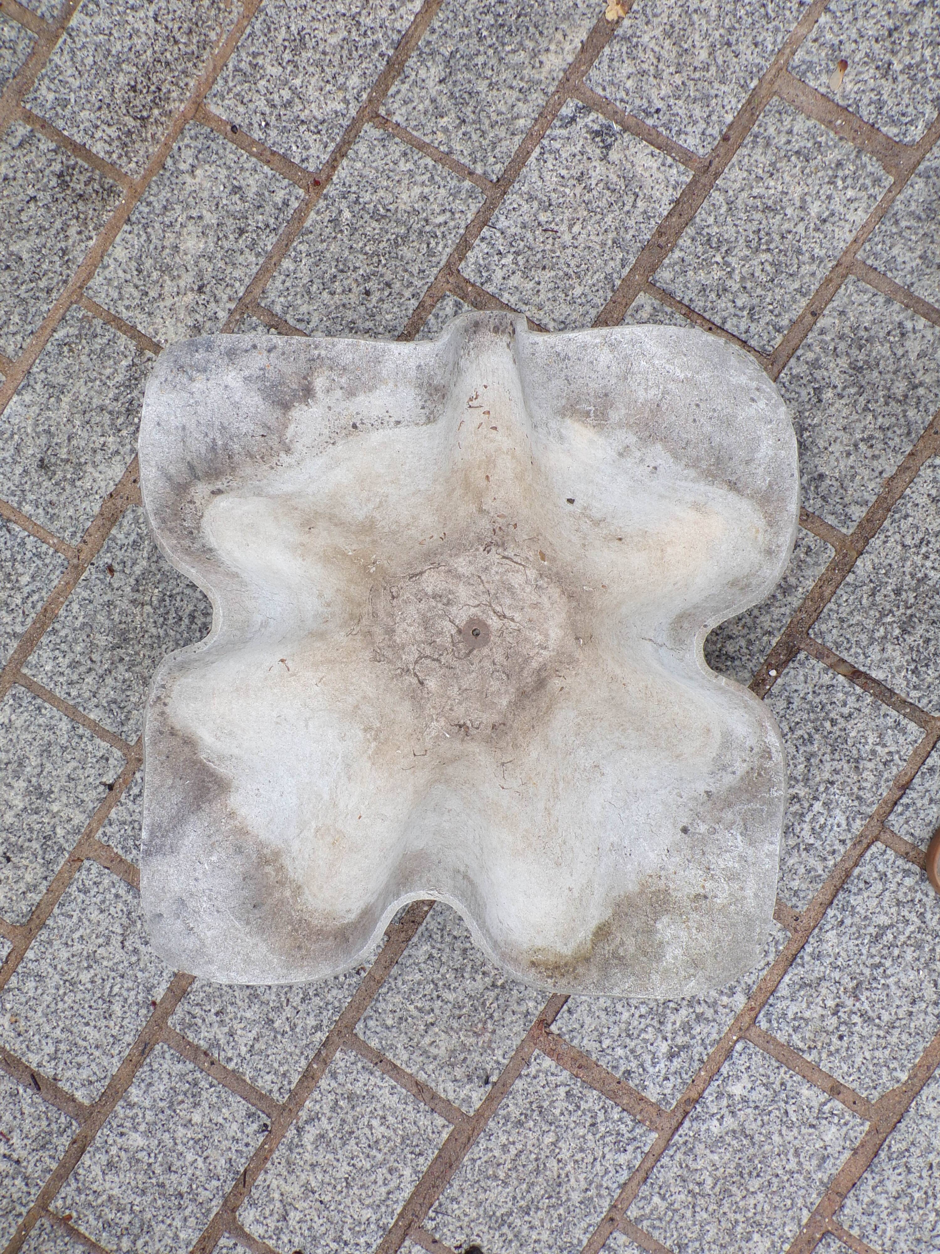 Willy Guhl handkerchief basin 60x60cm