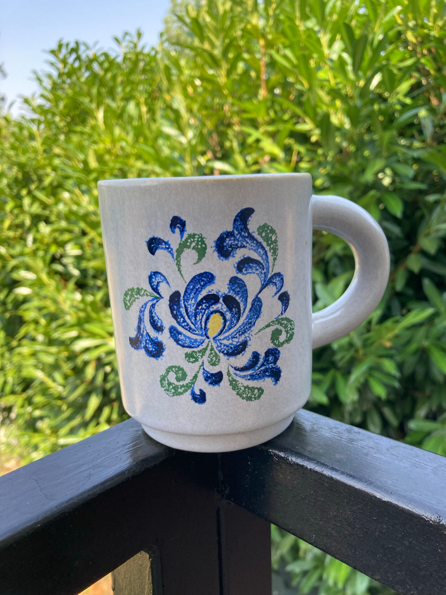 Fribourg Faience Saint Amand design 70 cup