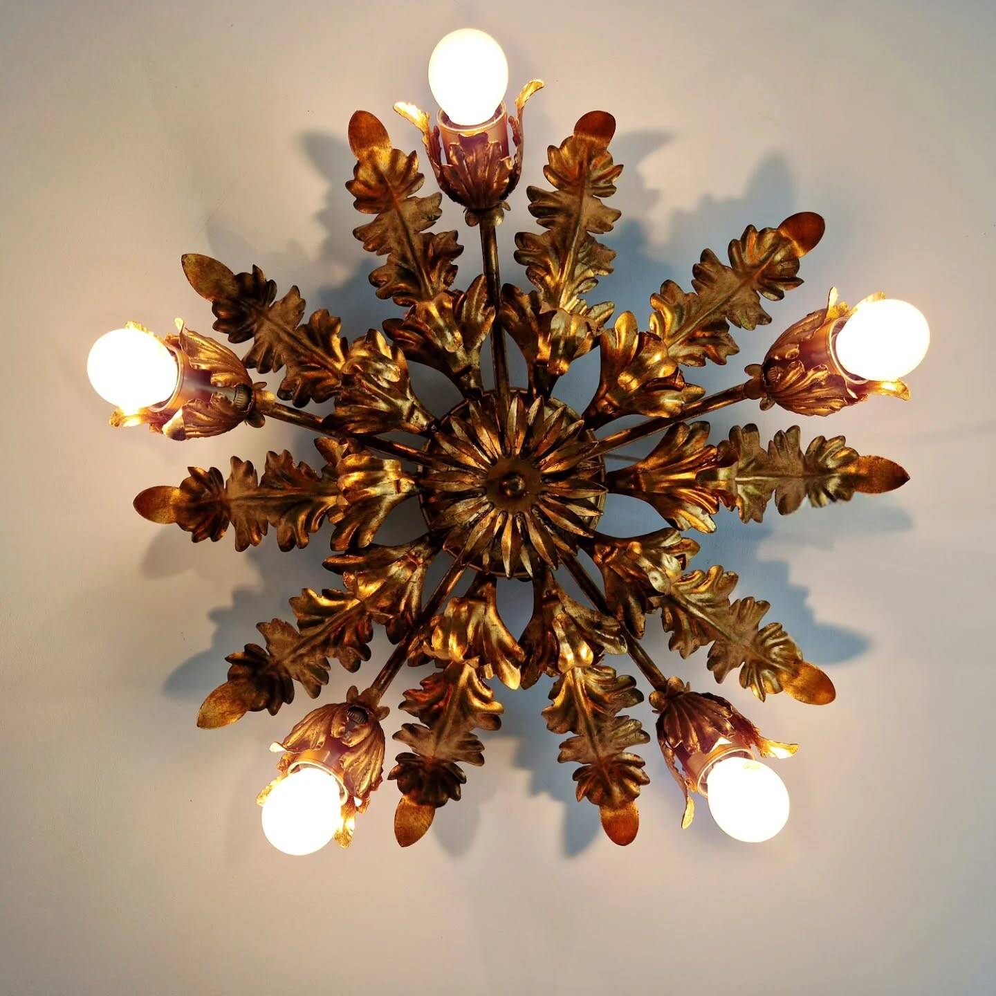 Italian floral ceiling light in gilded metal, 1970s.