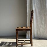 Chaise classique ancienne en bois et cannage
