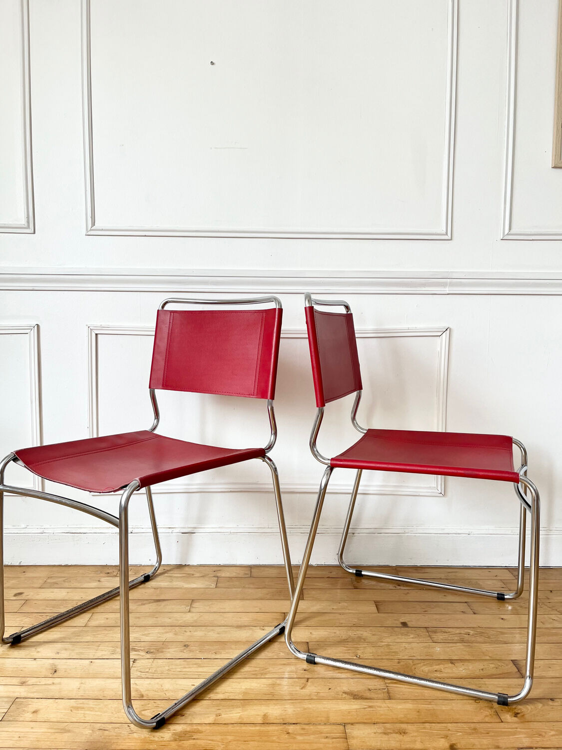 Paire de chaises vintage en métal et cuir