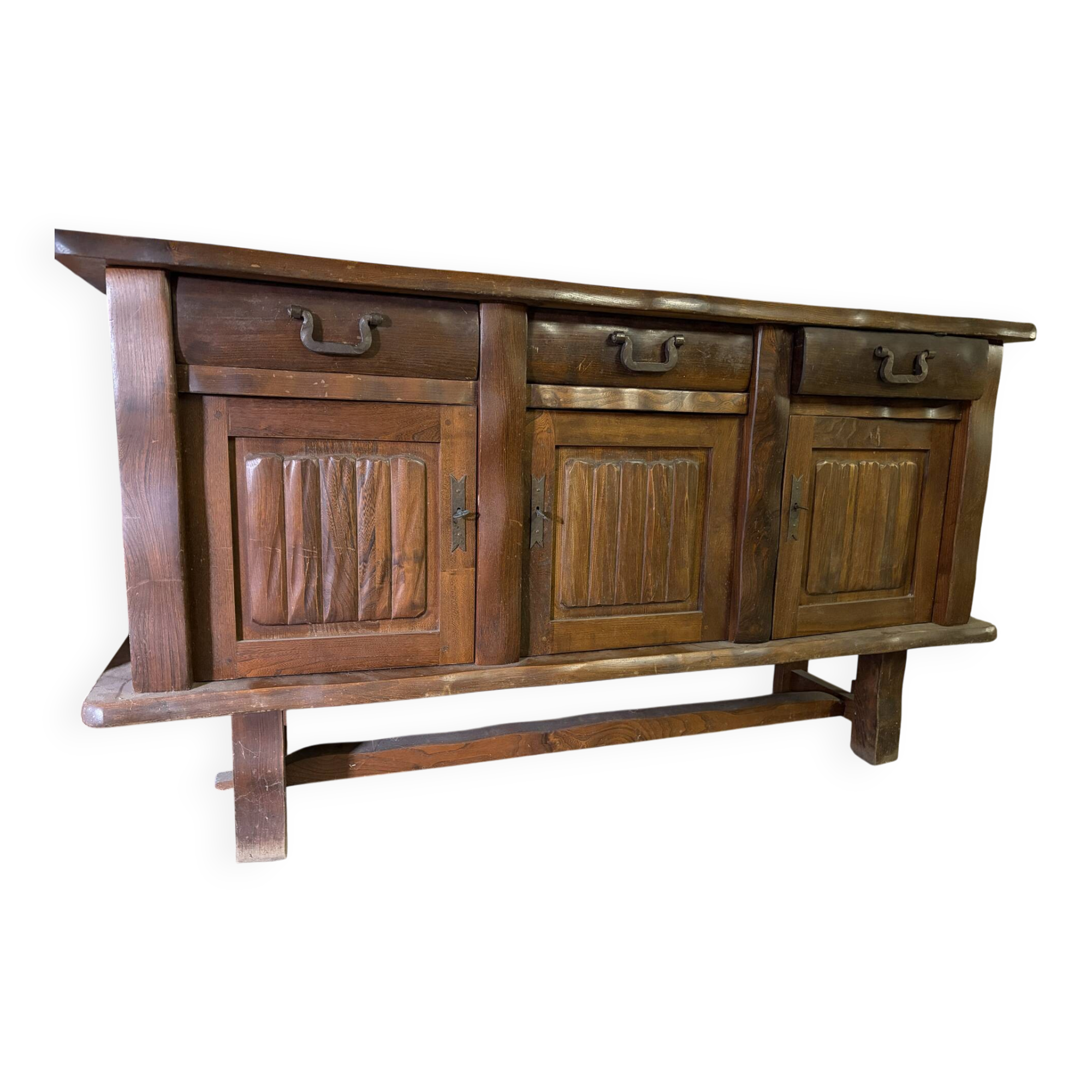 Furniture by designer Olavi Hänninen.