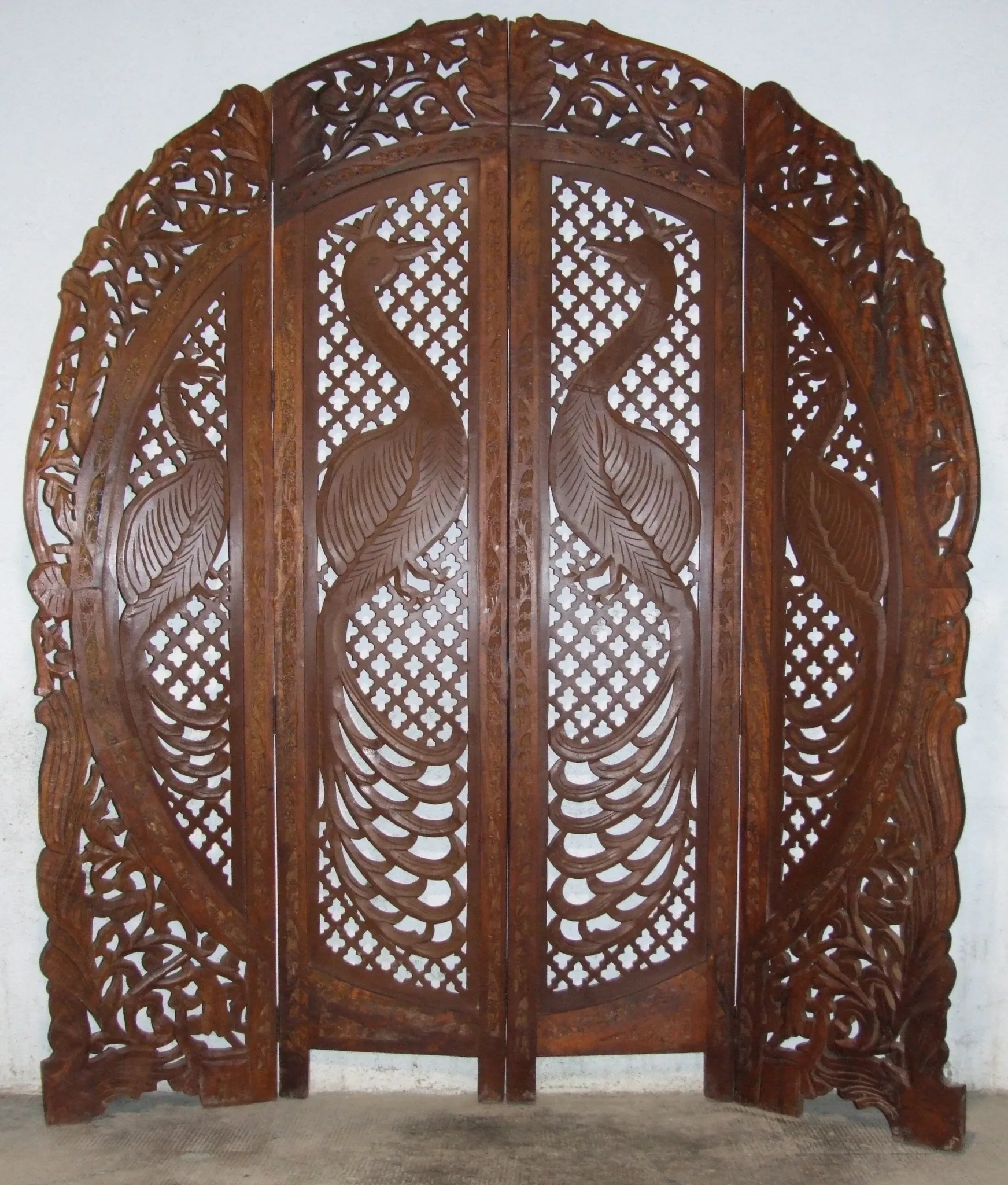 HANDCRAFTED SCREEN Carved by hand NEW