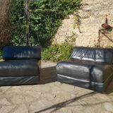 Paire de chauffeuses en cuir noir