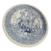 Grand plat en faience de Boch décor bleu Delf Le roi à la chasse de Va