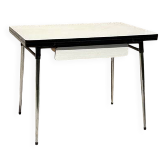 Vintage formica table with 2 extensions