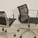 Lot de 2 fauteuils modèle EA 117 de Charles et Ray Eames par Vitra