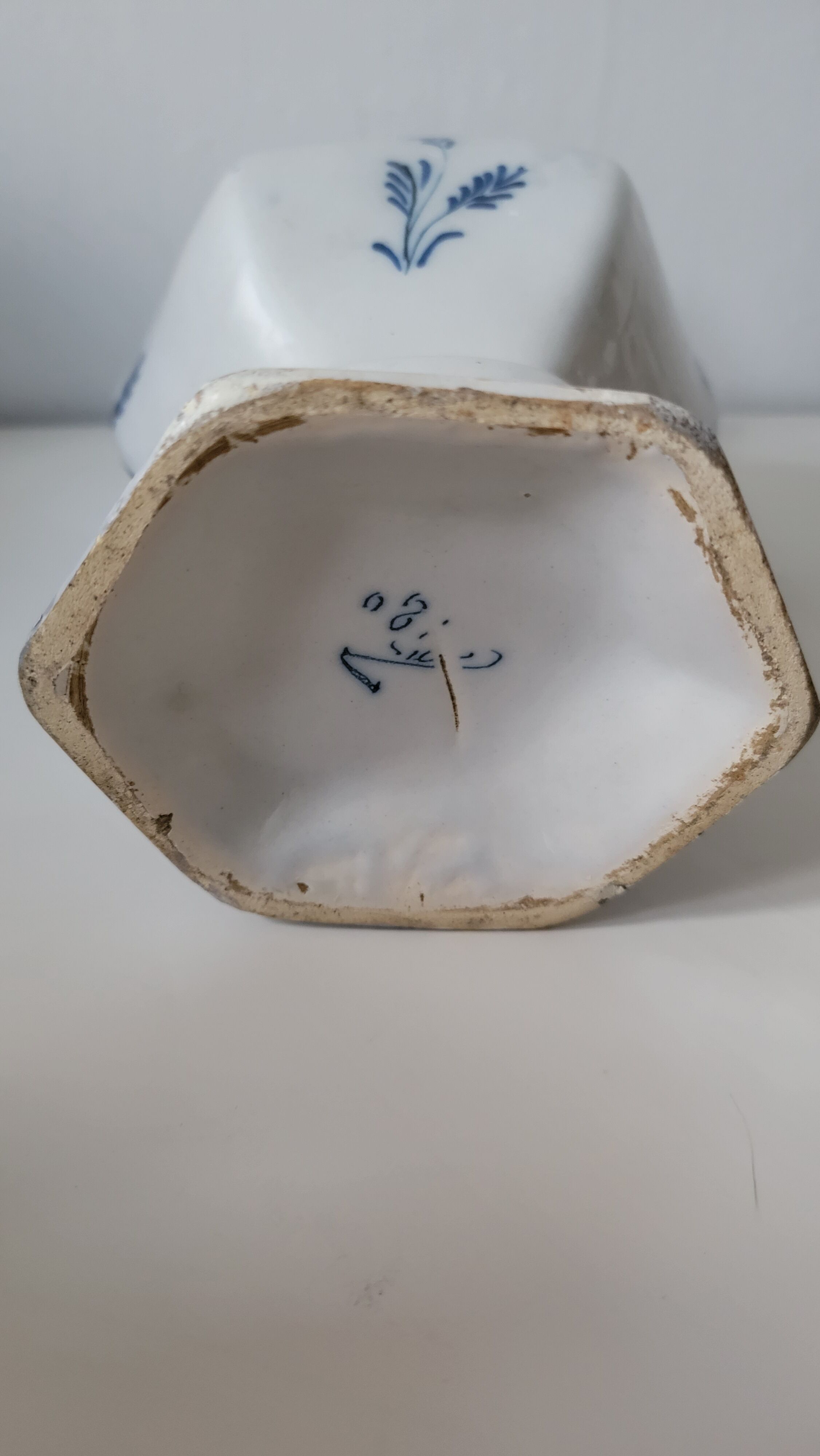 Potiche vase with Chinese lid