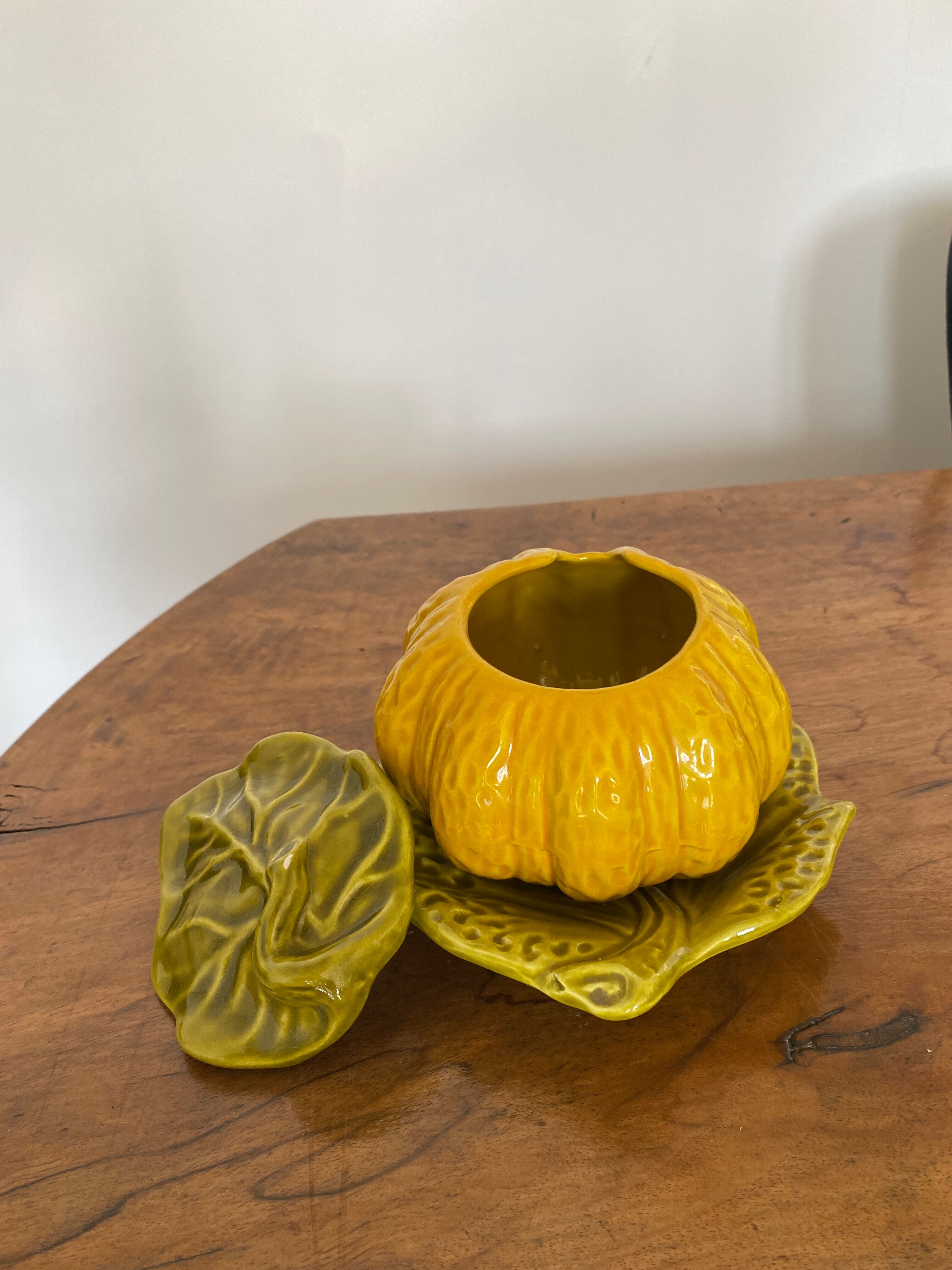 Slurry mustard pot