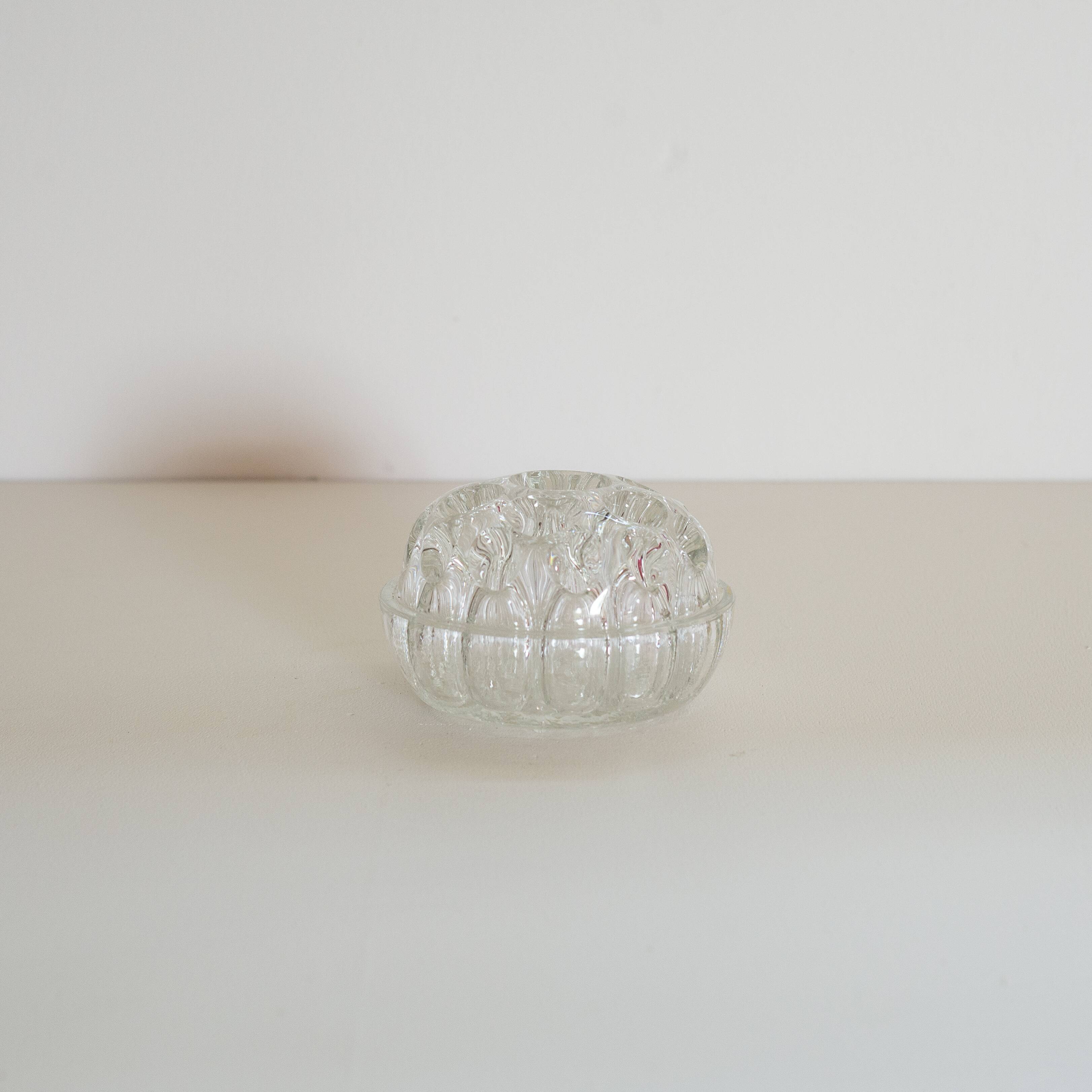 Pique flowers 19 holes Made in France in excellent condition