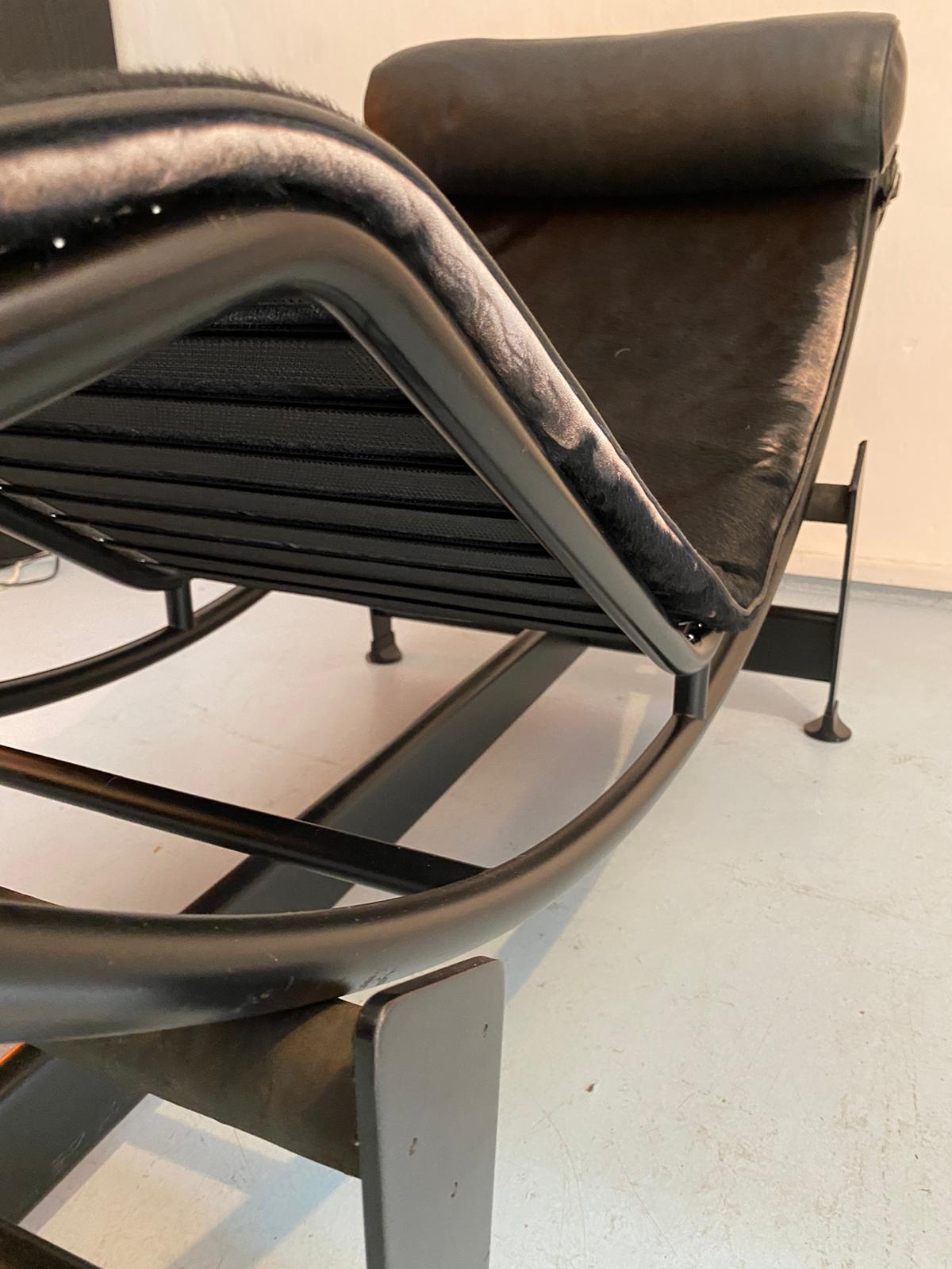 Le Corbusier LC4 model long chair