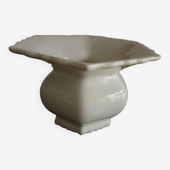 Small hexagonal Delft vase in off-white ceramic