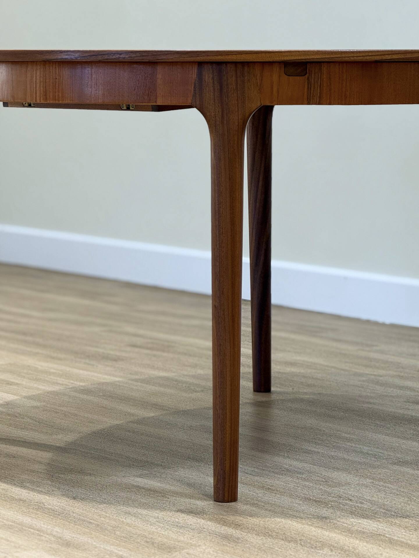 McIntosh Dunvegan Teak Dining Set – Round Extending Table & 4 Chairs (1960s