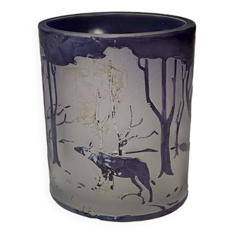 Petit vase de la verrerie de Vierzon gravé à l'acide signé Thouvenin, décor forestier