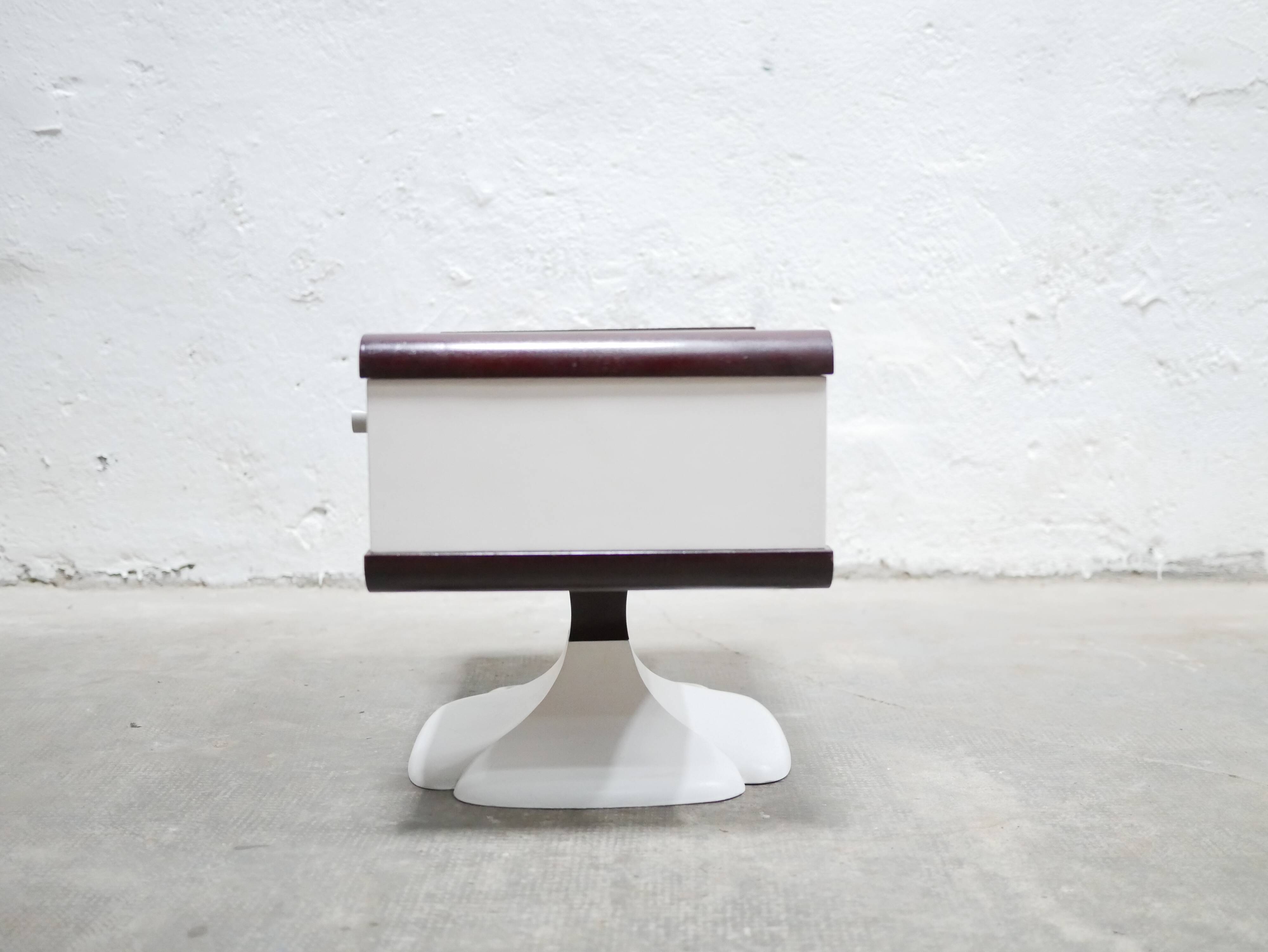 Chevet vintage blanc édité par Gautier