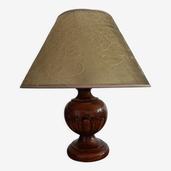 Lampe à poser vintage en bois tourné et abat-jour en tissu