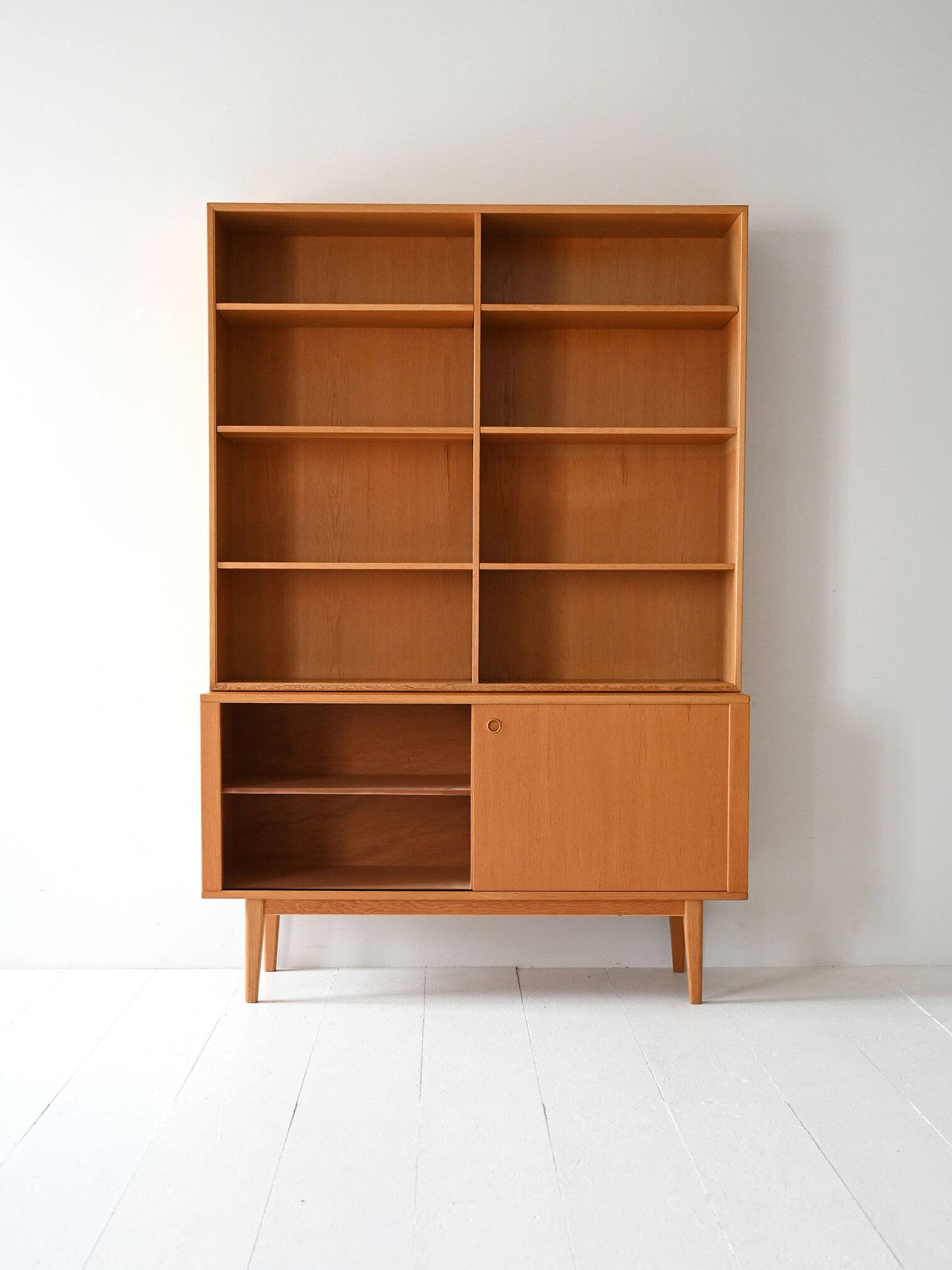 Bibliothèque de rangement vintage scandinave en chêne