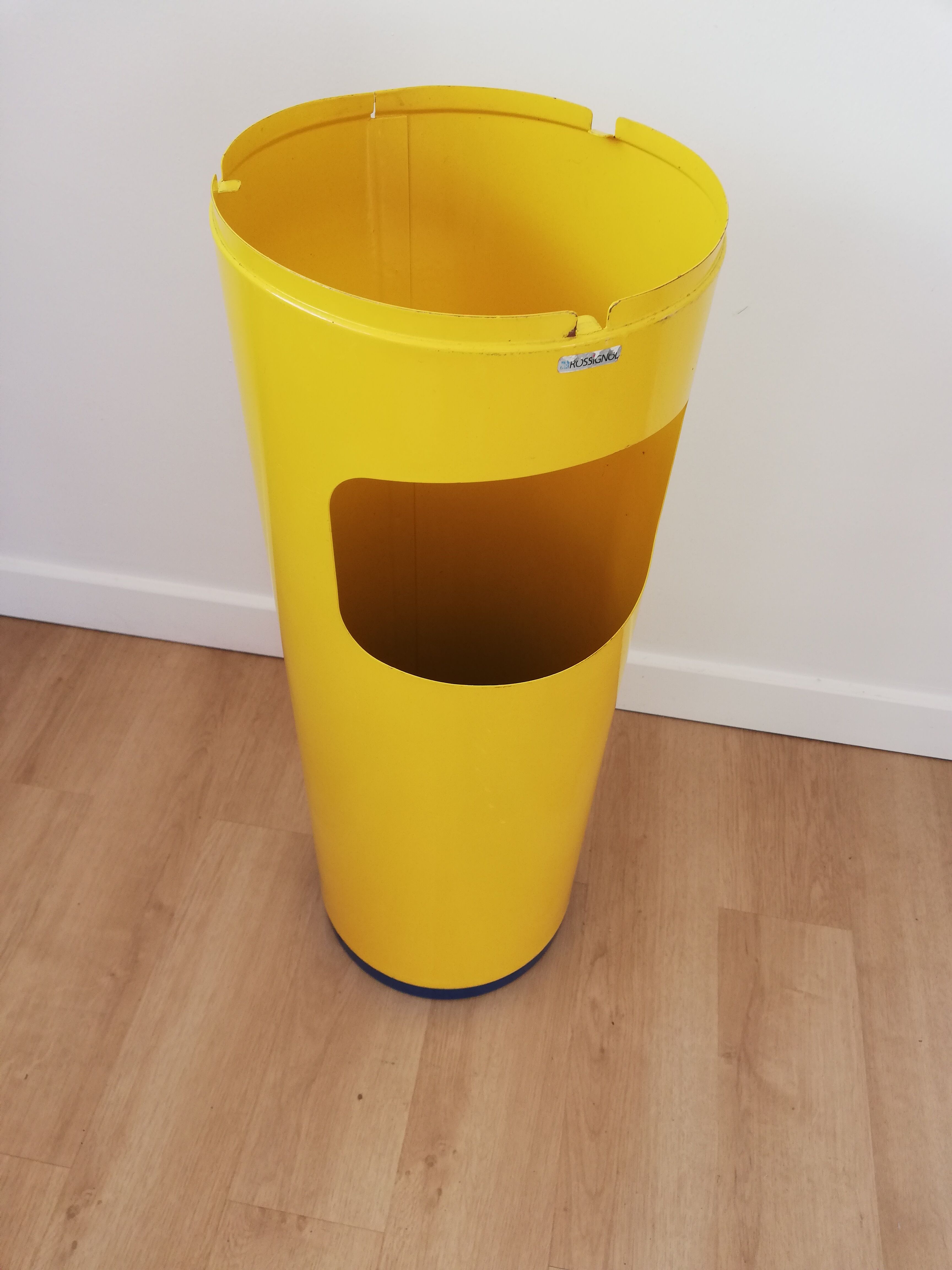 Industrial umbrella holder La Poste