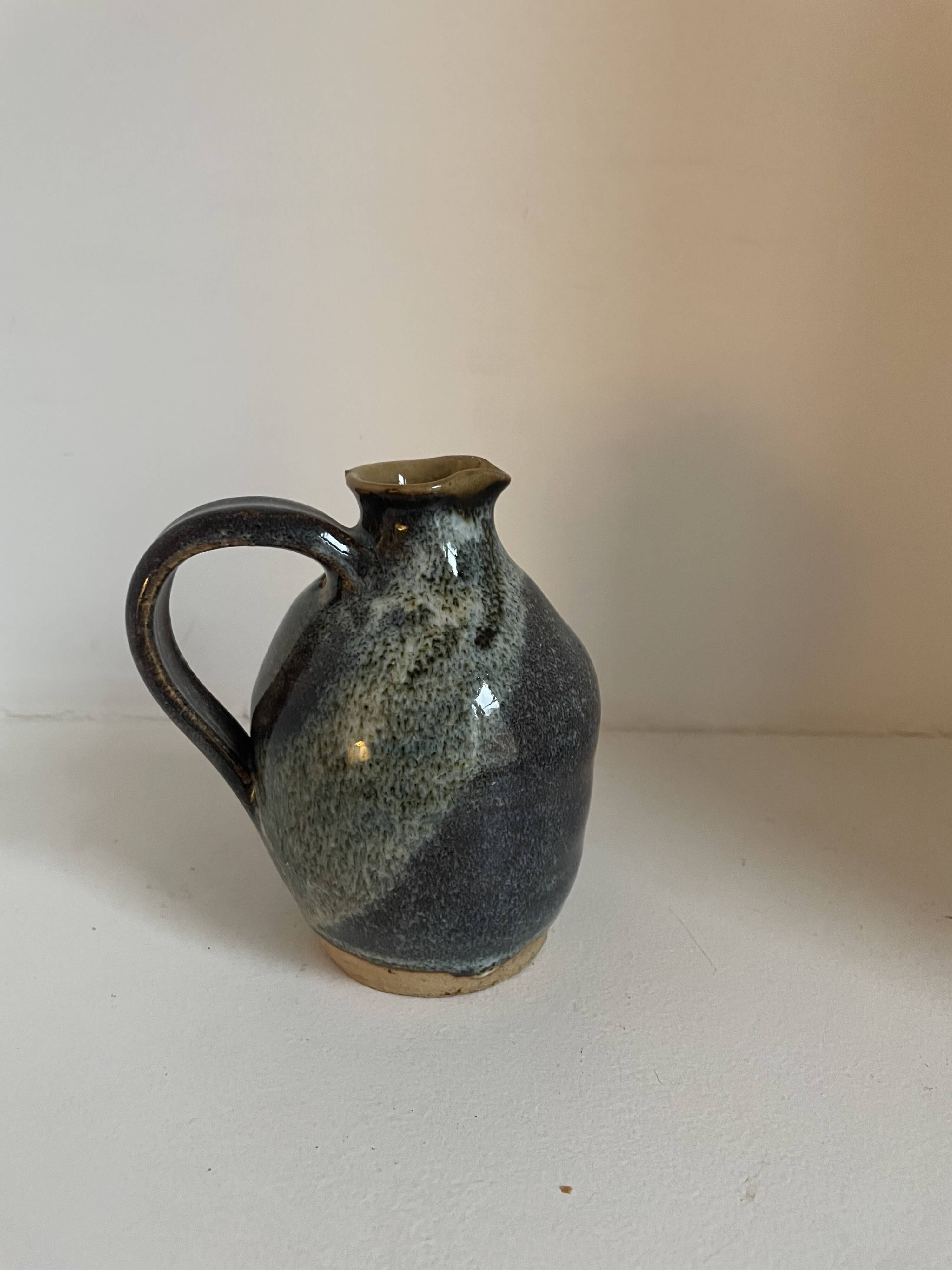 set of 13 decorative items