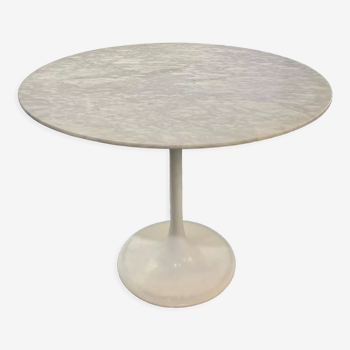 Table pied tulipe