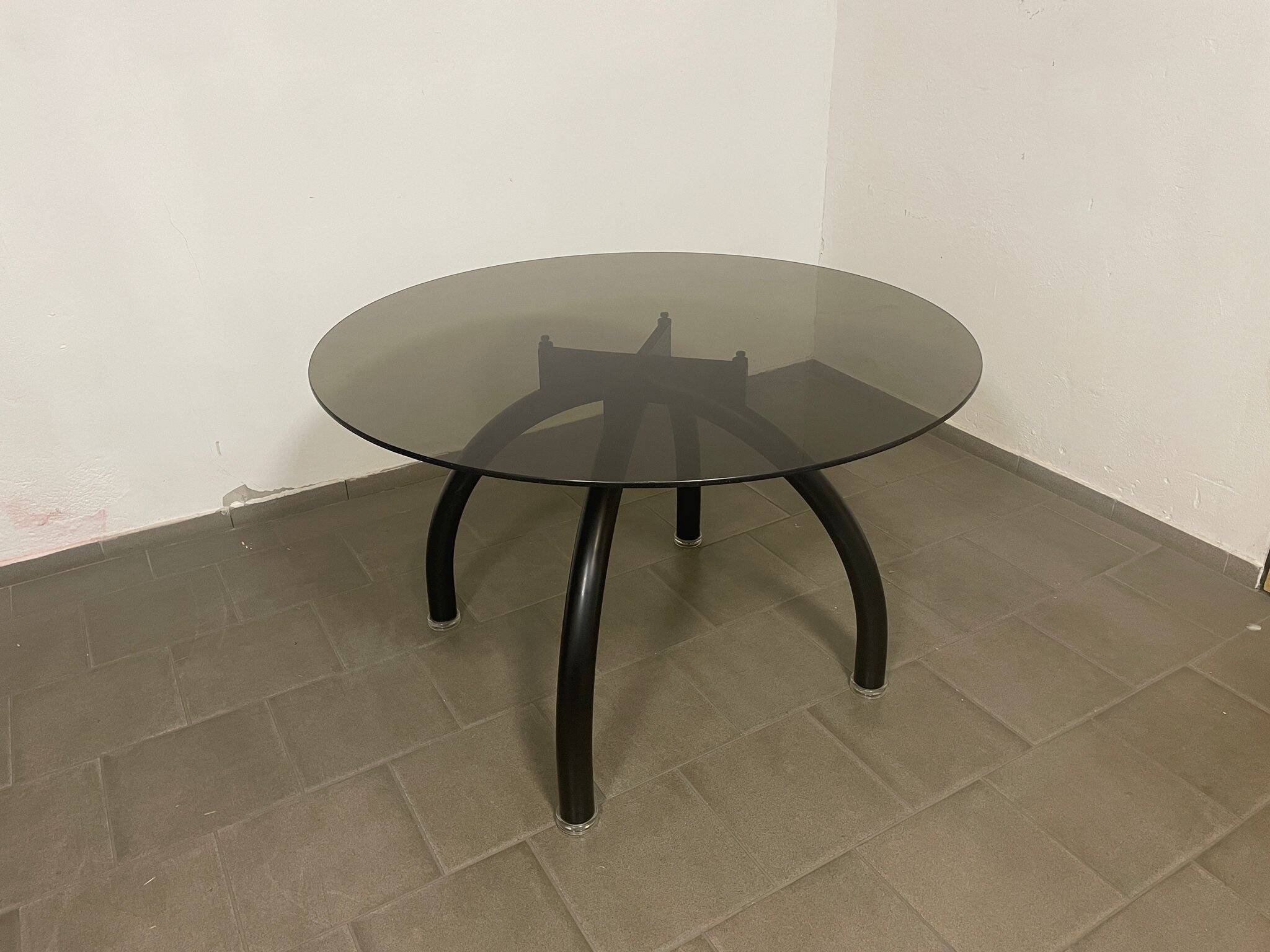 Dining table spider table Knoll