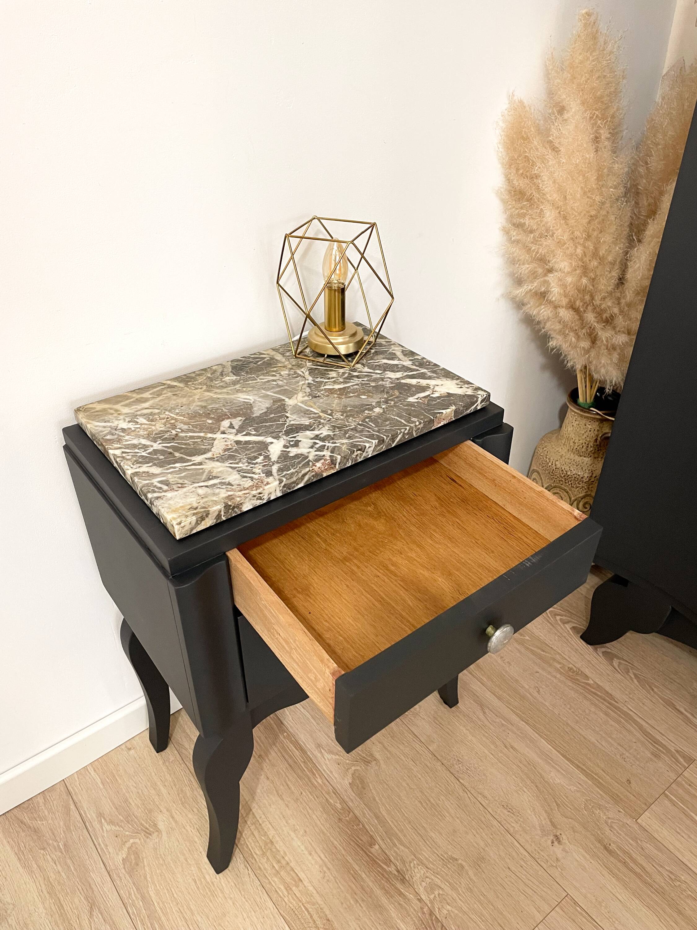 Chevet Art Déco peint en noir