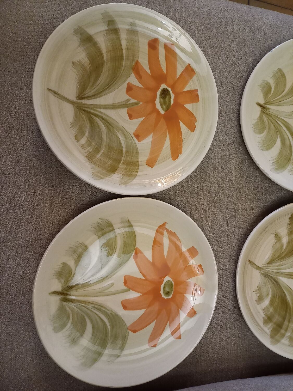 6 flat plates Saint Amand model Isis vintage 1960s 1970s